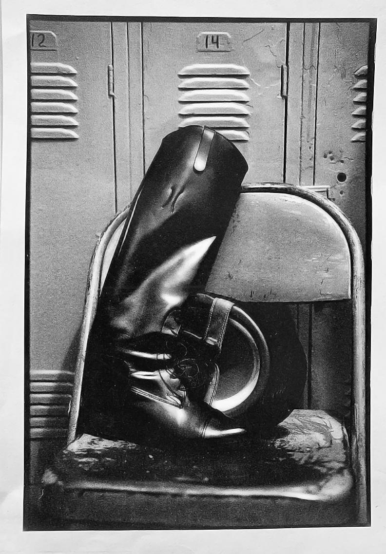 Roberta Fineberg Still-Life Photograph – Rider's Field Boot, Young Equestrians and City Riders in New York City 1990s