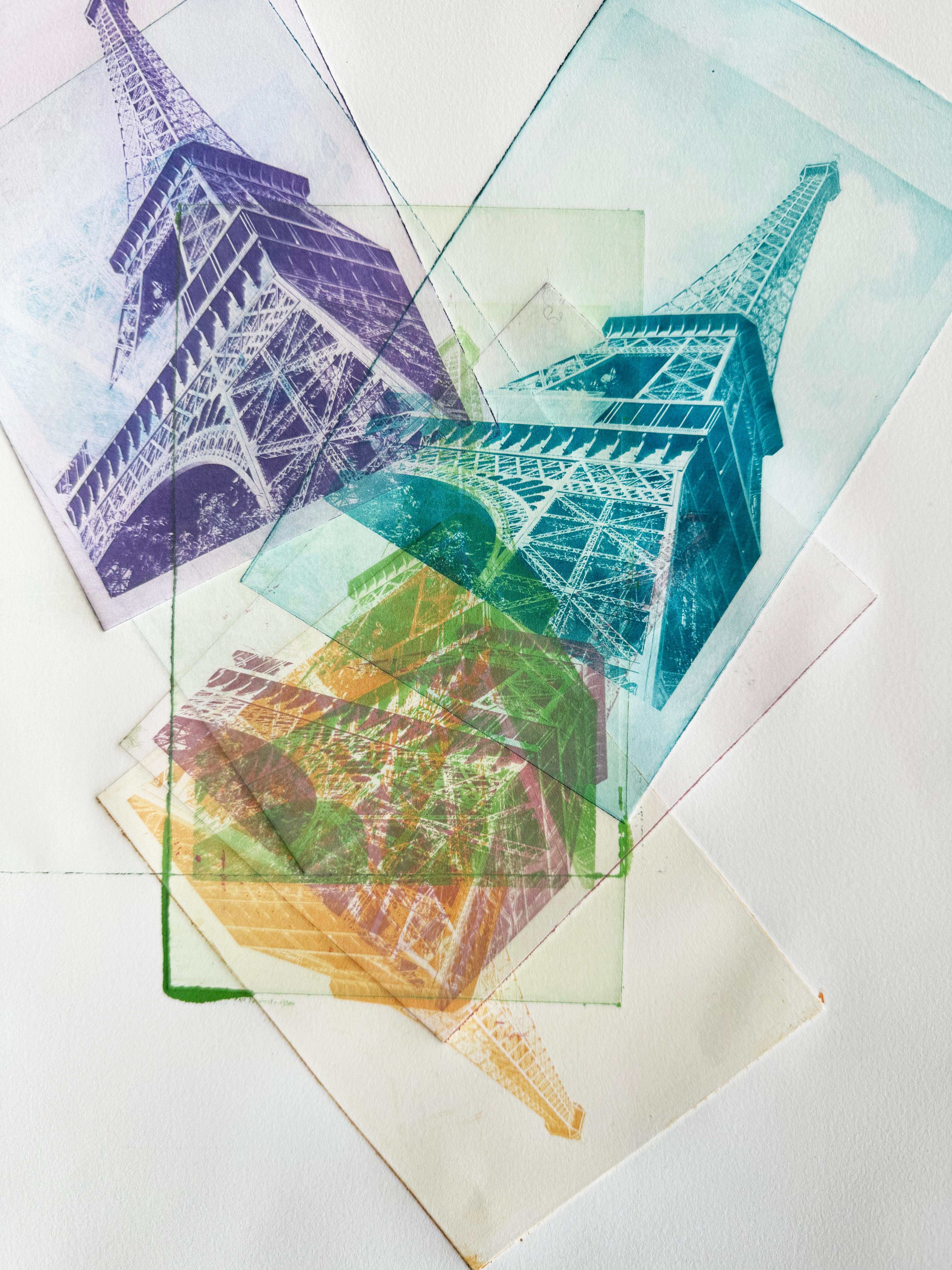 París, Francia, Torre Eiffel, Colorido Arte y Diseño Mixto Impresión Original - Print Contemporáneo de Roberta Fineberg