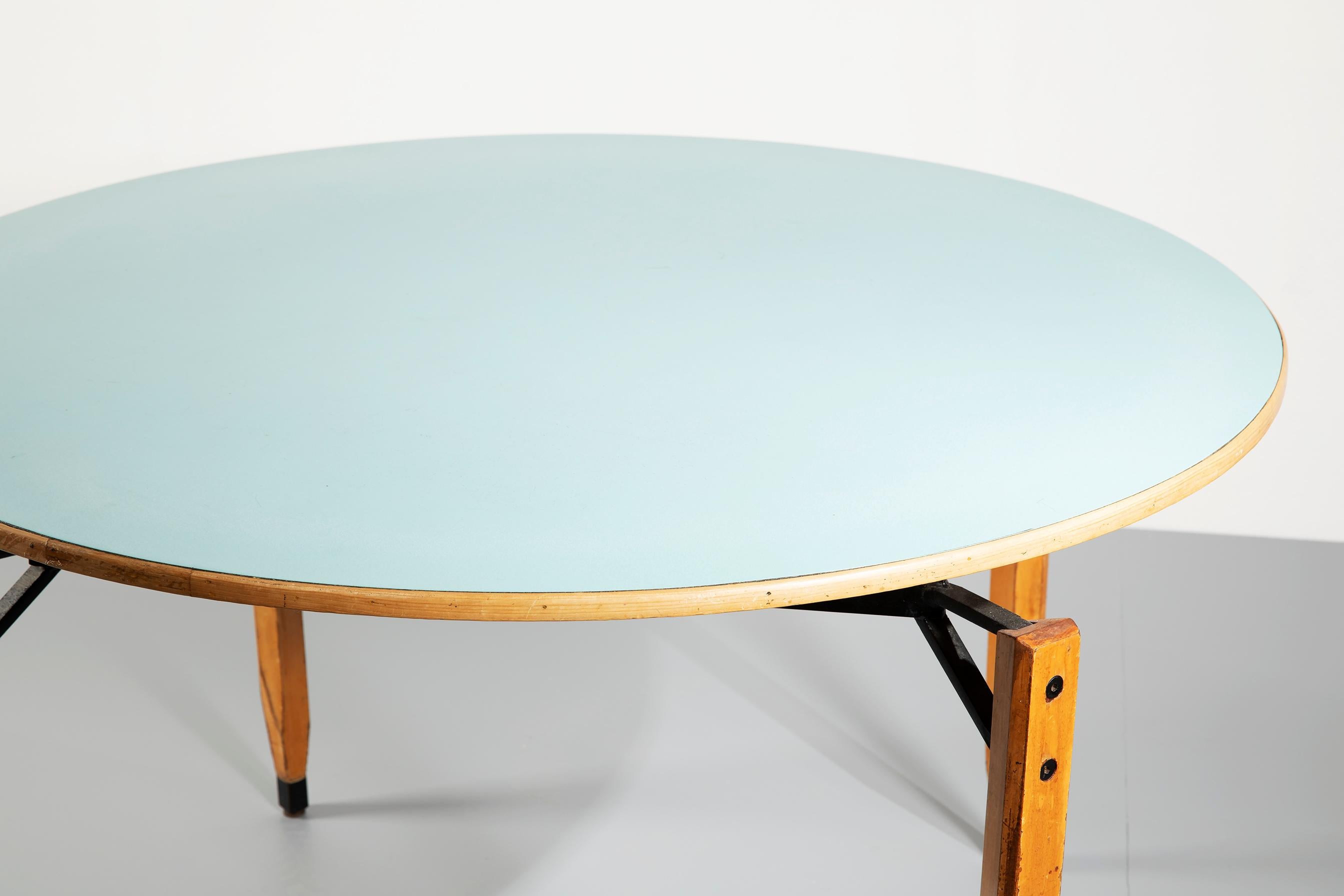 Roberto Aloi Oakwood and Light Blue Plastic Italian Round Dining Table, 1950s For Sale 2