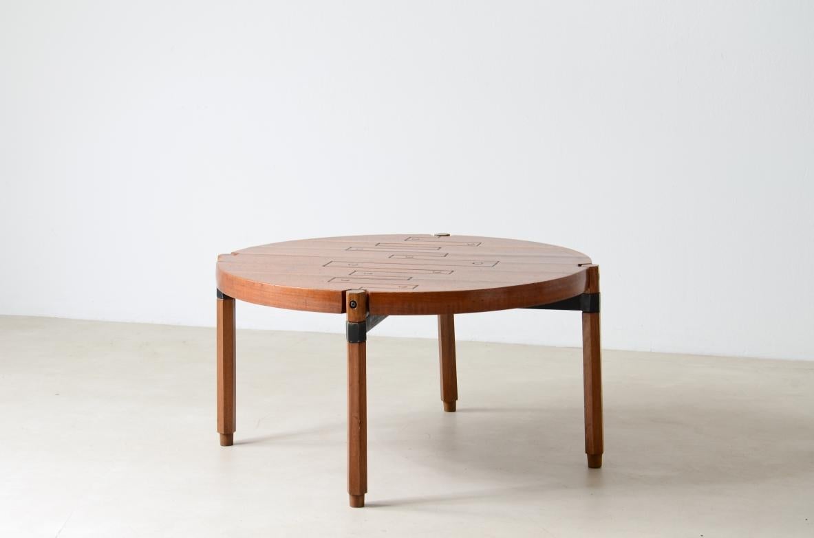 Mid-Century Modern Table basse en bois Roberto Aloi  en vente