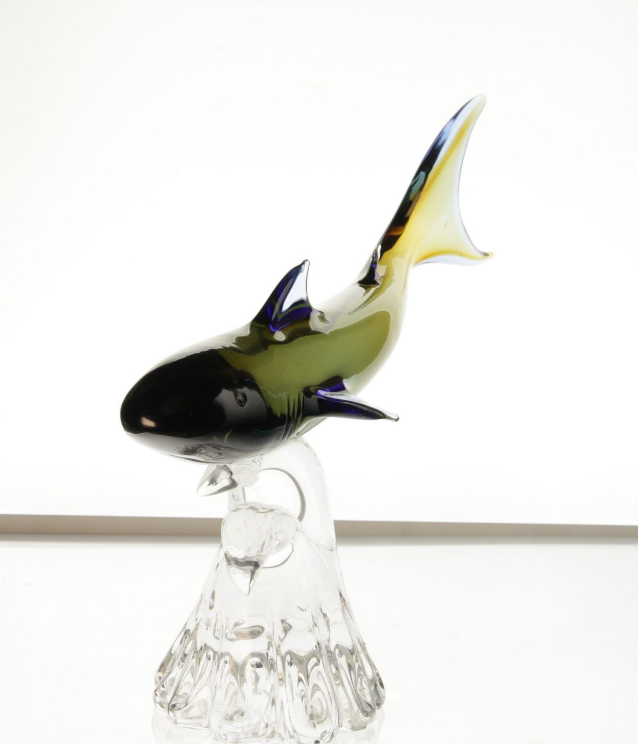 Roberto Camozzo for Wyland, Hunting Shark on a Base, Murano Glass 1990s, Signed For Sale 2