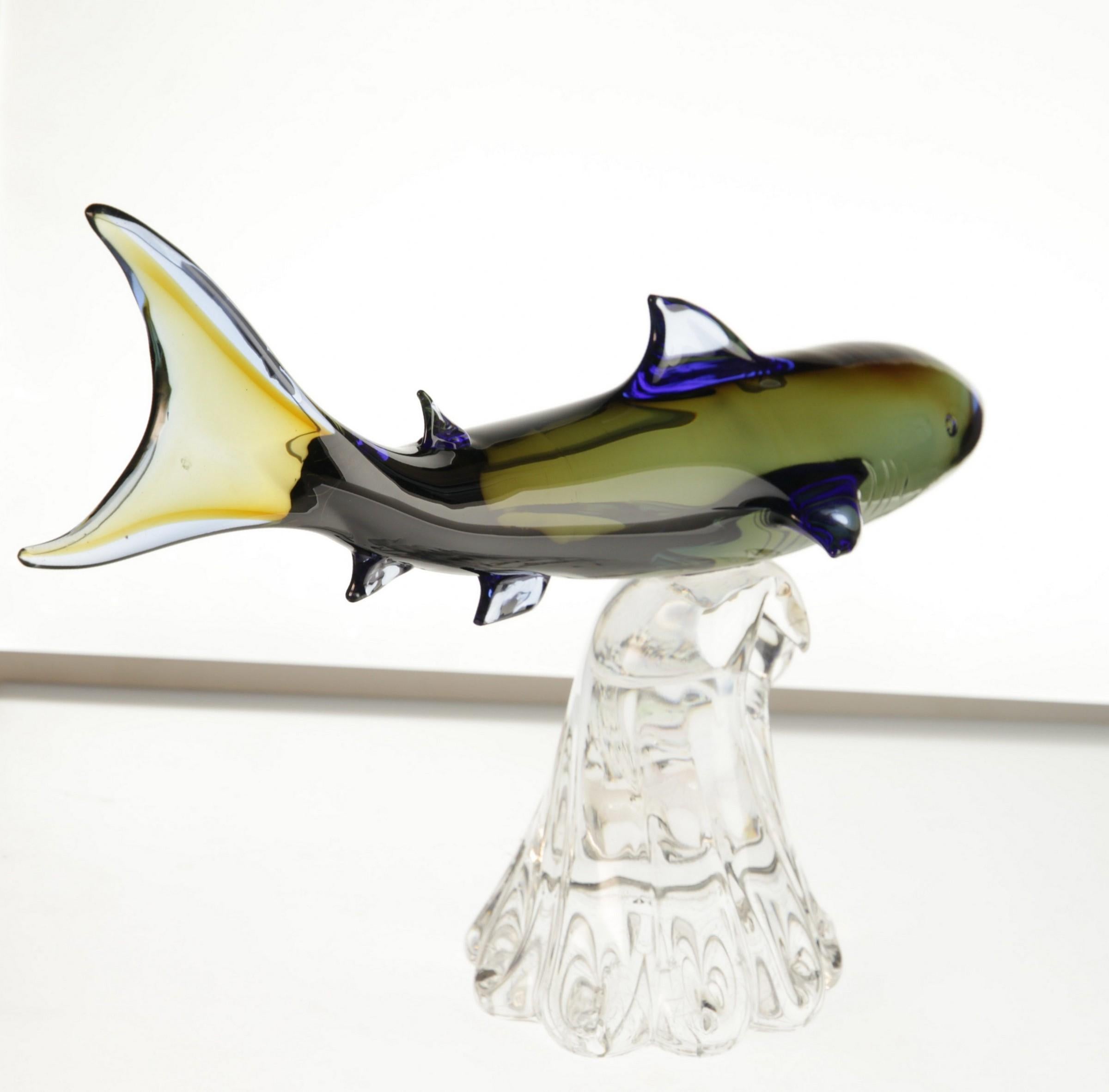 Roberto Camozzo for Wyland, Hunting Shark on a Base, Murano Glass 1990s, Signed For Sale 5