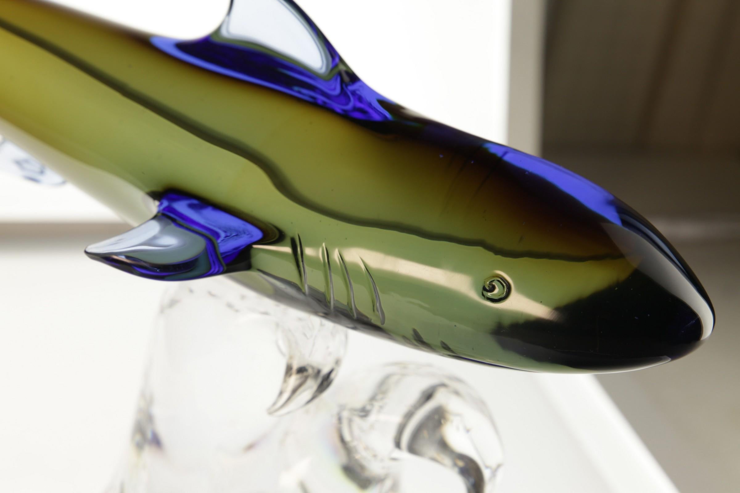 Roberto Camozzo for Wyland, Hunting Shark on a Base, Murano Glass 1990s, Signed For Sale 6