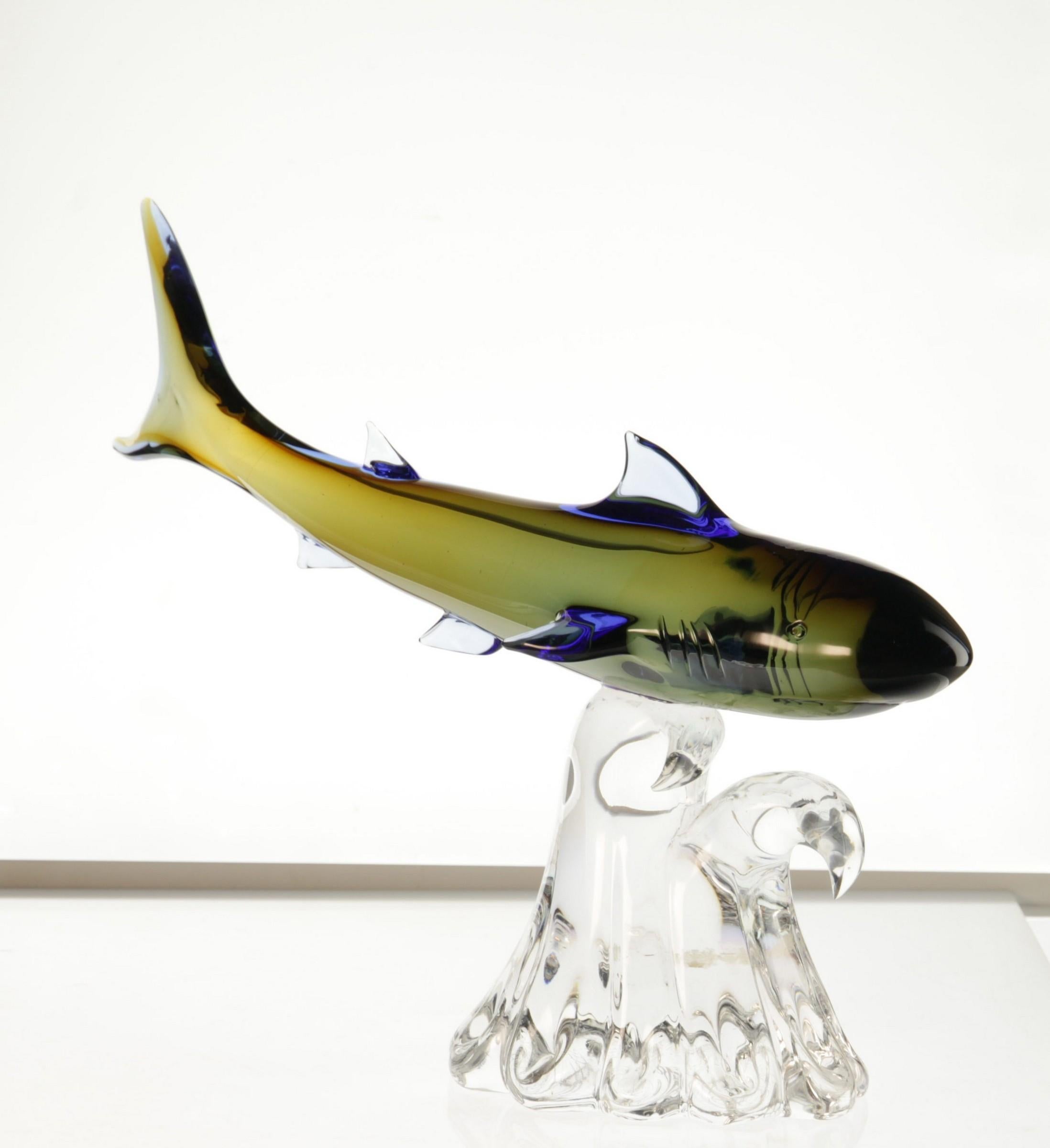 Roberto Camozzo for Wyland, Hunting Shark on a Base, Murano Glass 1990s, Signed For Sale 7