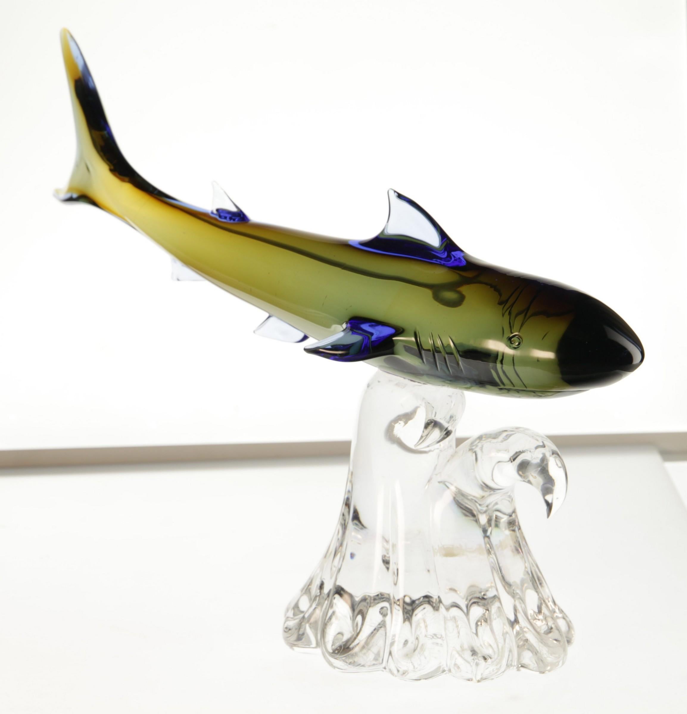 Roberto Camozzo for Wyland, Hunting Shark on a Base, Murano Glass 1990s, Signed For Sale 9