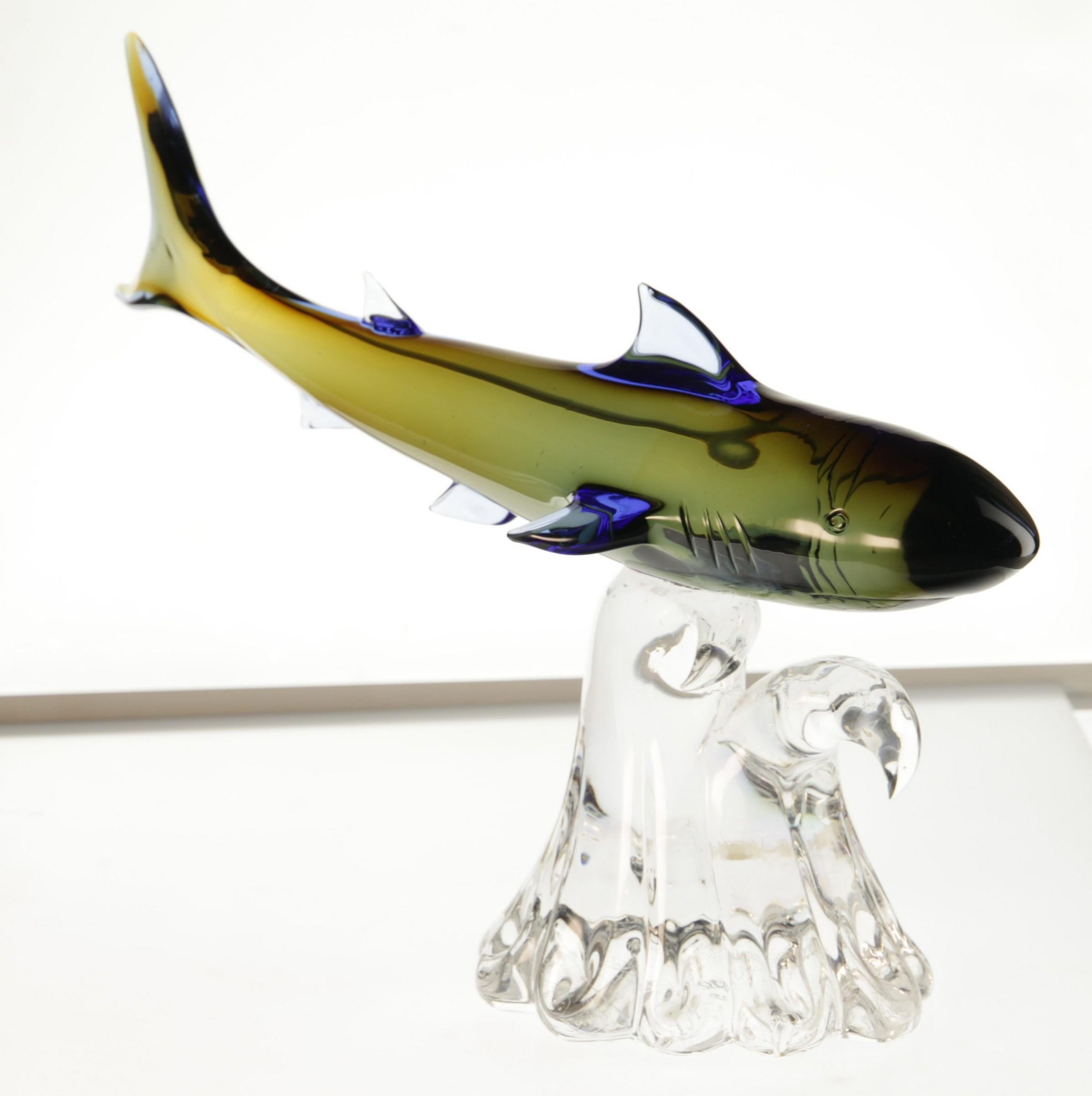 Roberto Camozzo for Wyland, Hunting Shark on a Base, Murano Glass 1990s, Signed For Sale 10