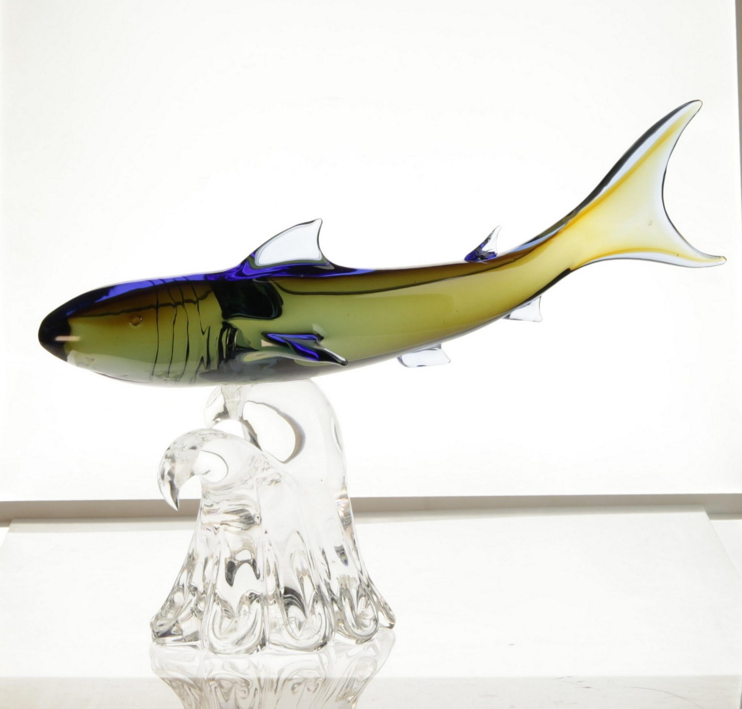 Roberto Camozzo for Wyland, Hunting Shark on a Base, Murano Glass 1990s, Signed For Sale 12