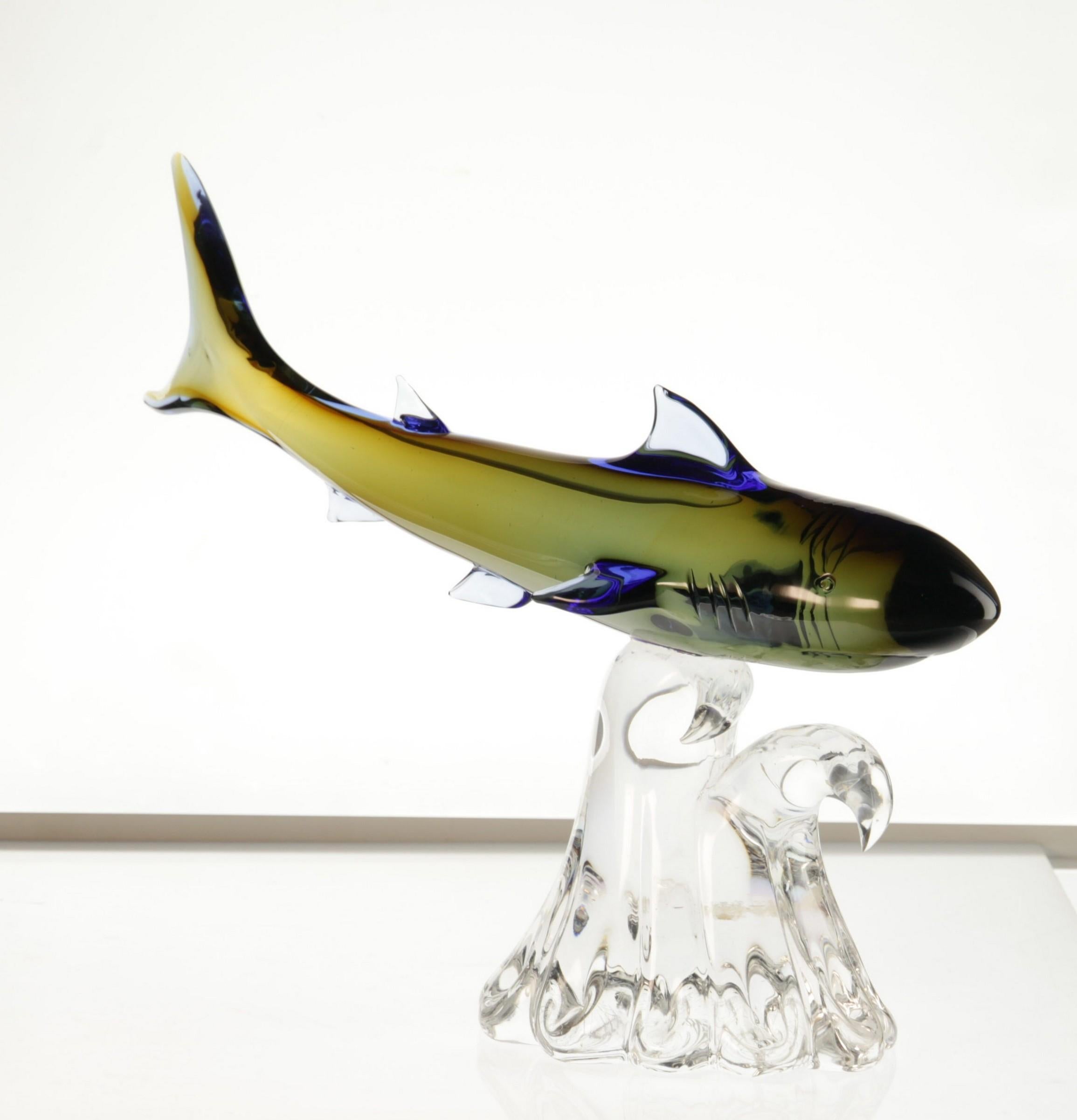 Roberto Camozzo for Wyland, Hunting Shark on a Base, Murano Glass 1990s, Signed For Sale 1