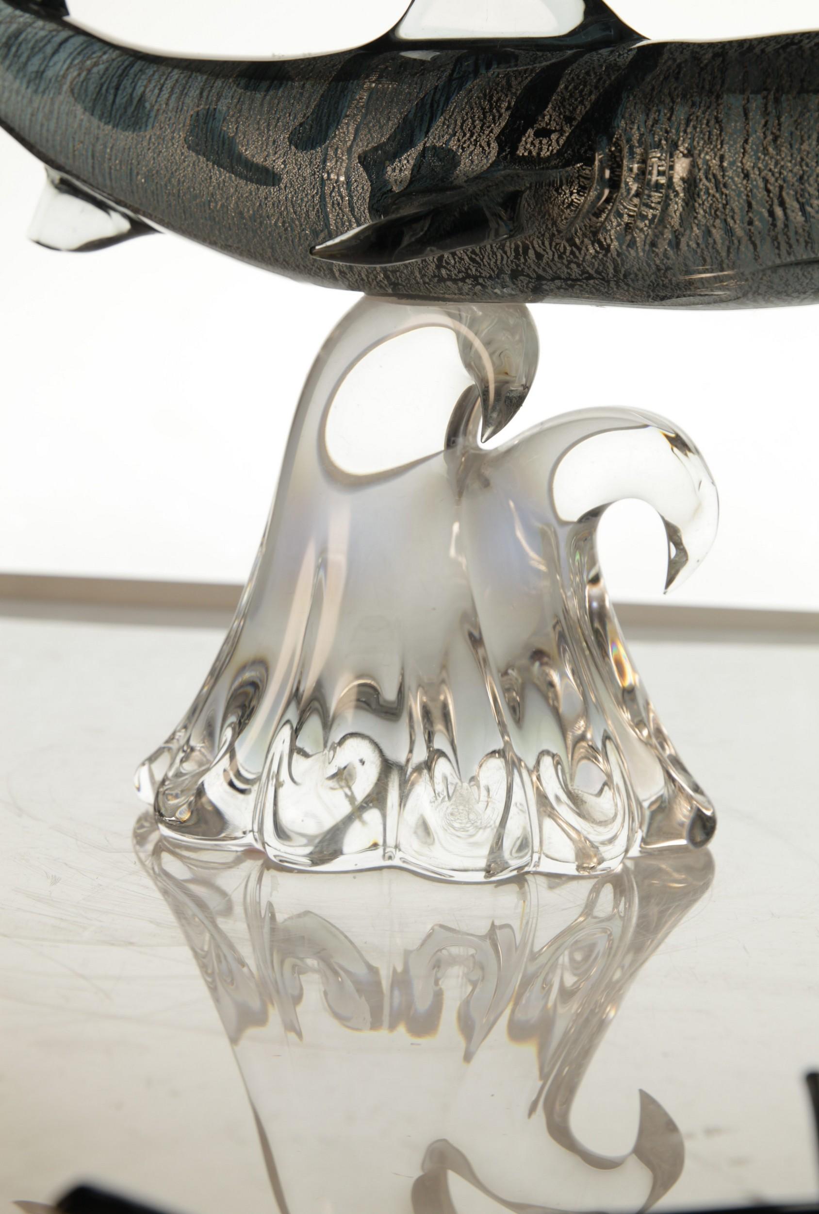 Roberto Camozzo for Wyland, Tiger Hunting Shark on Base Murano Glass 90s, Signed For Sale 8