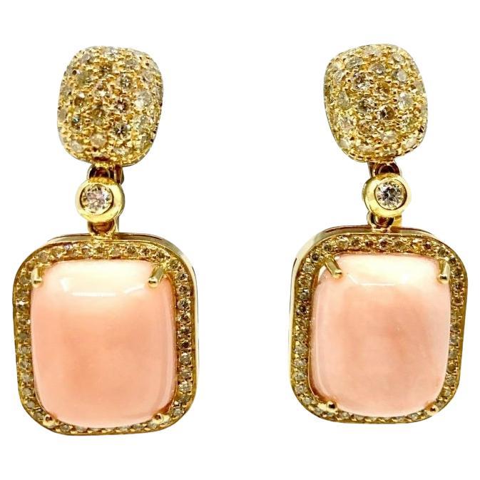 Roberto Casarin Ohrhänger aus 18 Karat Gold mit 1,75 Karat Diamant und rosa Koralle