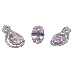 Roberto Casarin Anillo de oro blanco de 18 quilates con kunzita y diamantes (talla 6,75) y conjunto de pendientes