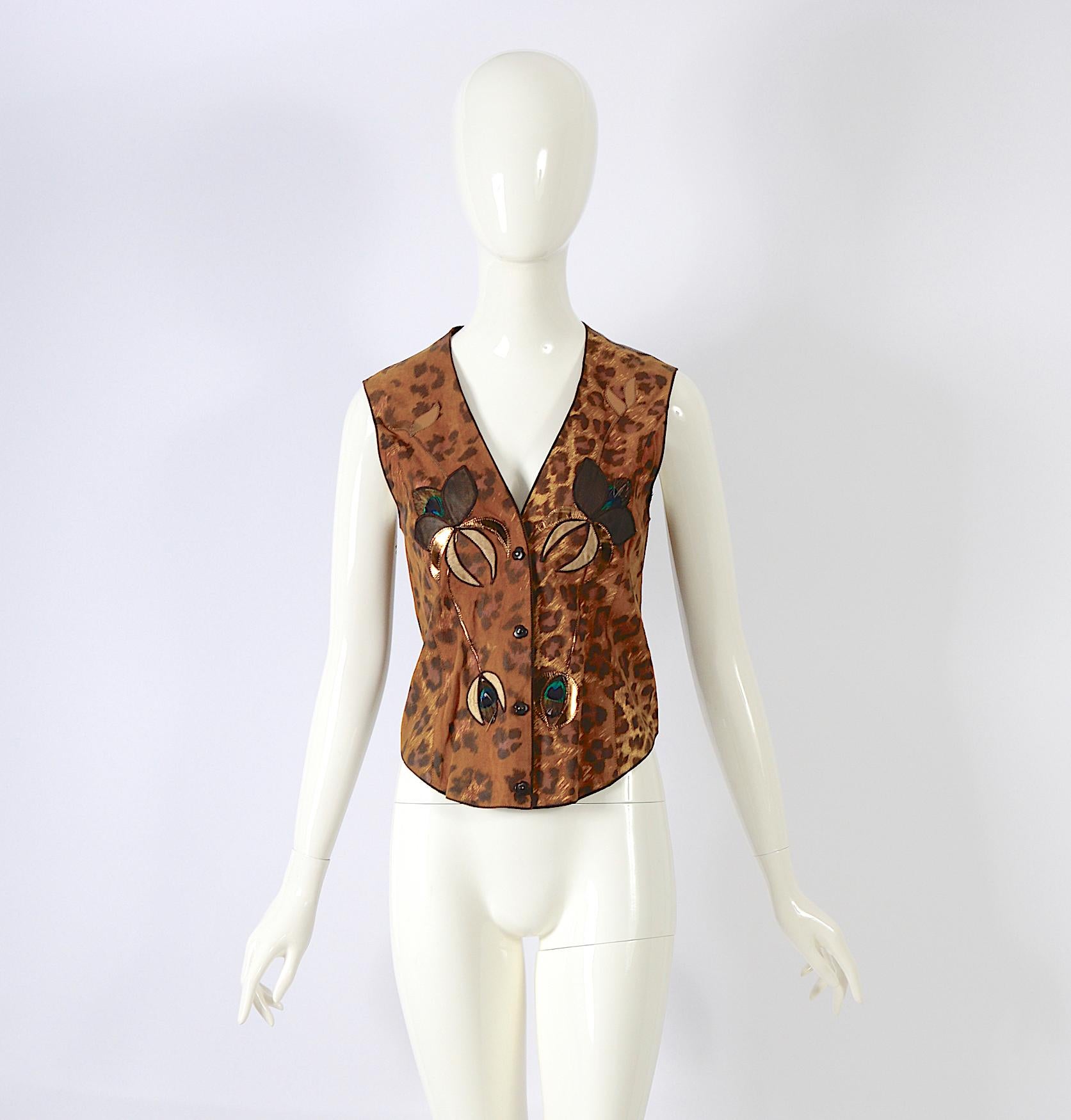 Roberto Cavalli 1970's Vintage Leather & Suede Patchwork Embellished Vest.
This is more than just a vests, it encapsulates the rich heritage of Roberto Cavalli's fashion history.
Roberto Cavalli first found recognition in the global fashion market