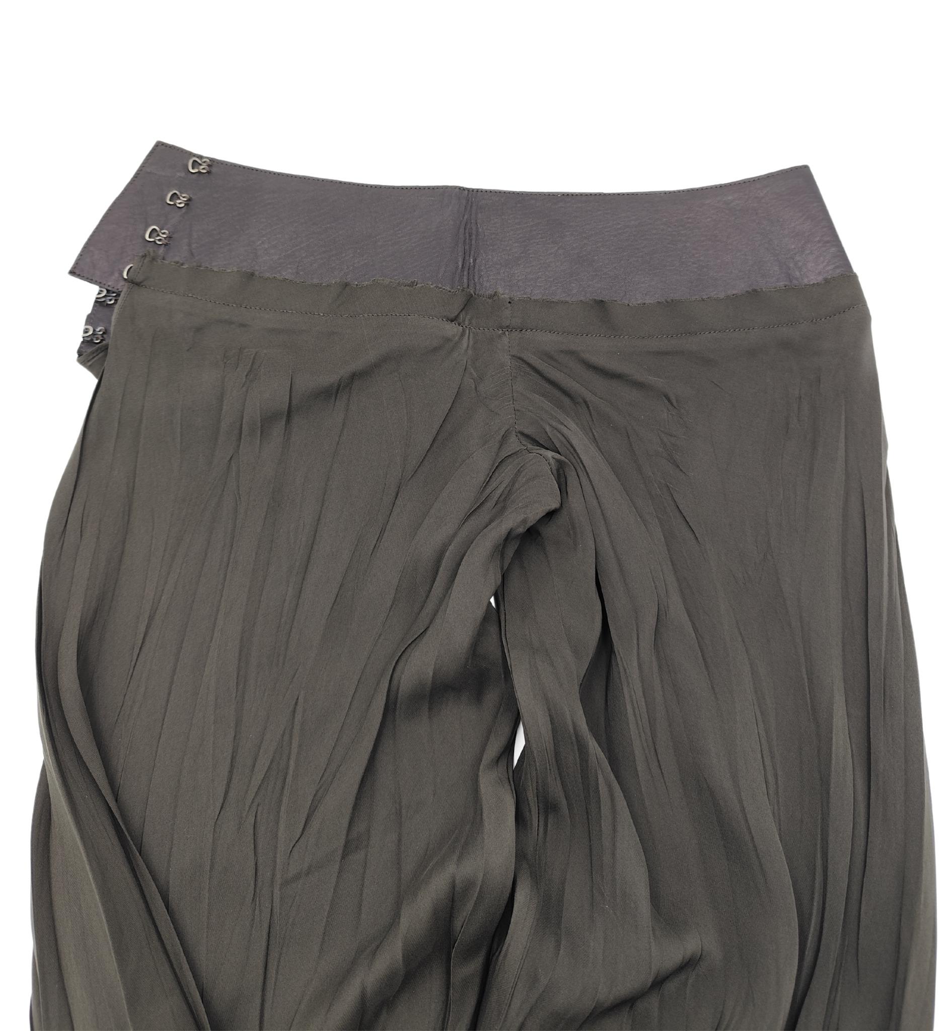 Roberto Cavalli 2000s green silk and leather shirt and pants set For Sale 6