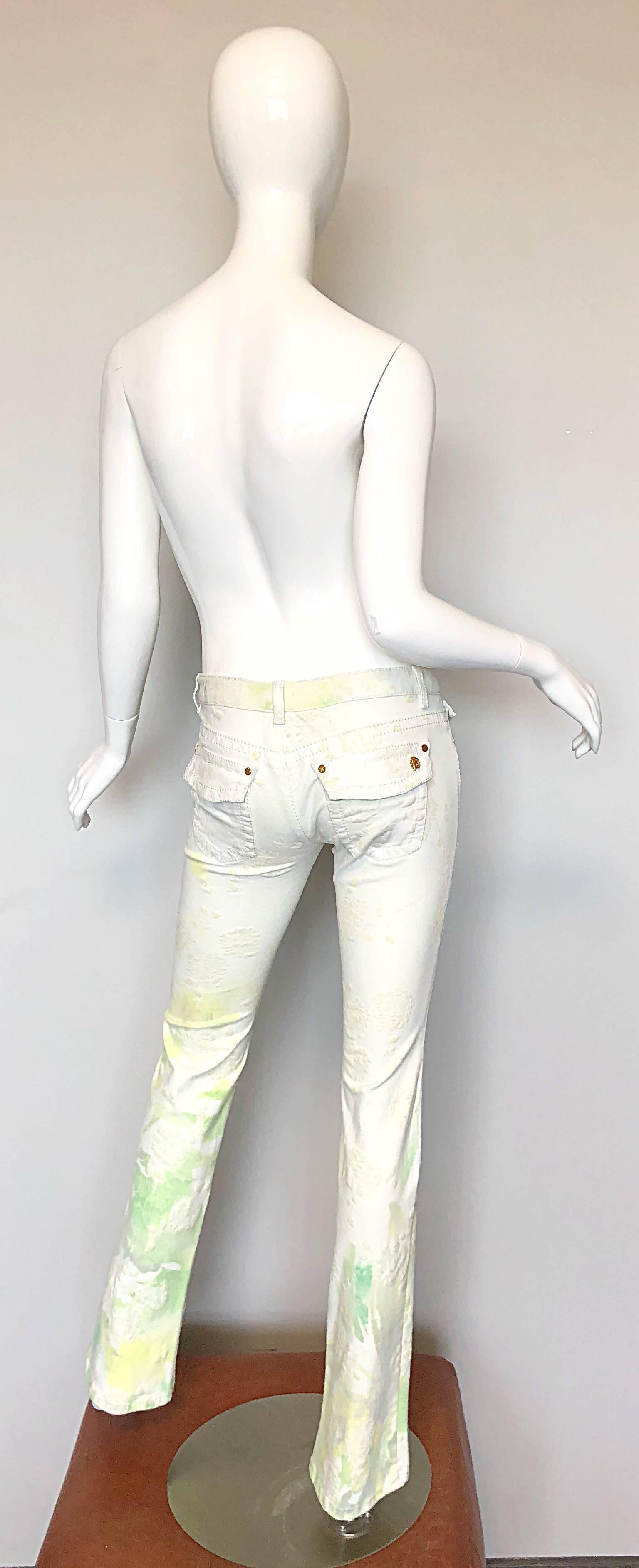 Pantalon JeanS Roberto Cavalli des années 2000, taille basse, blanc, vert et jaune, coupe bottes Pour femmes en vente