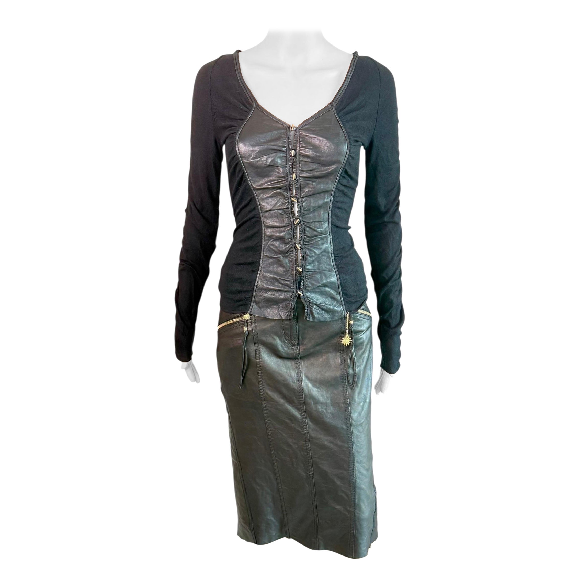 Roberto Cavalli 2003 Ensemble 2 pièces - Top et jupe en cuir noir en vente