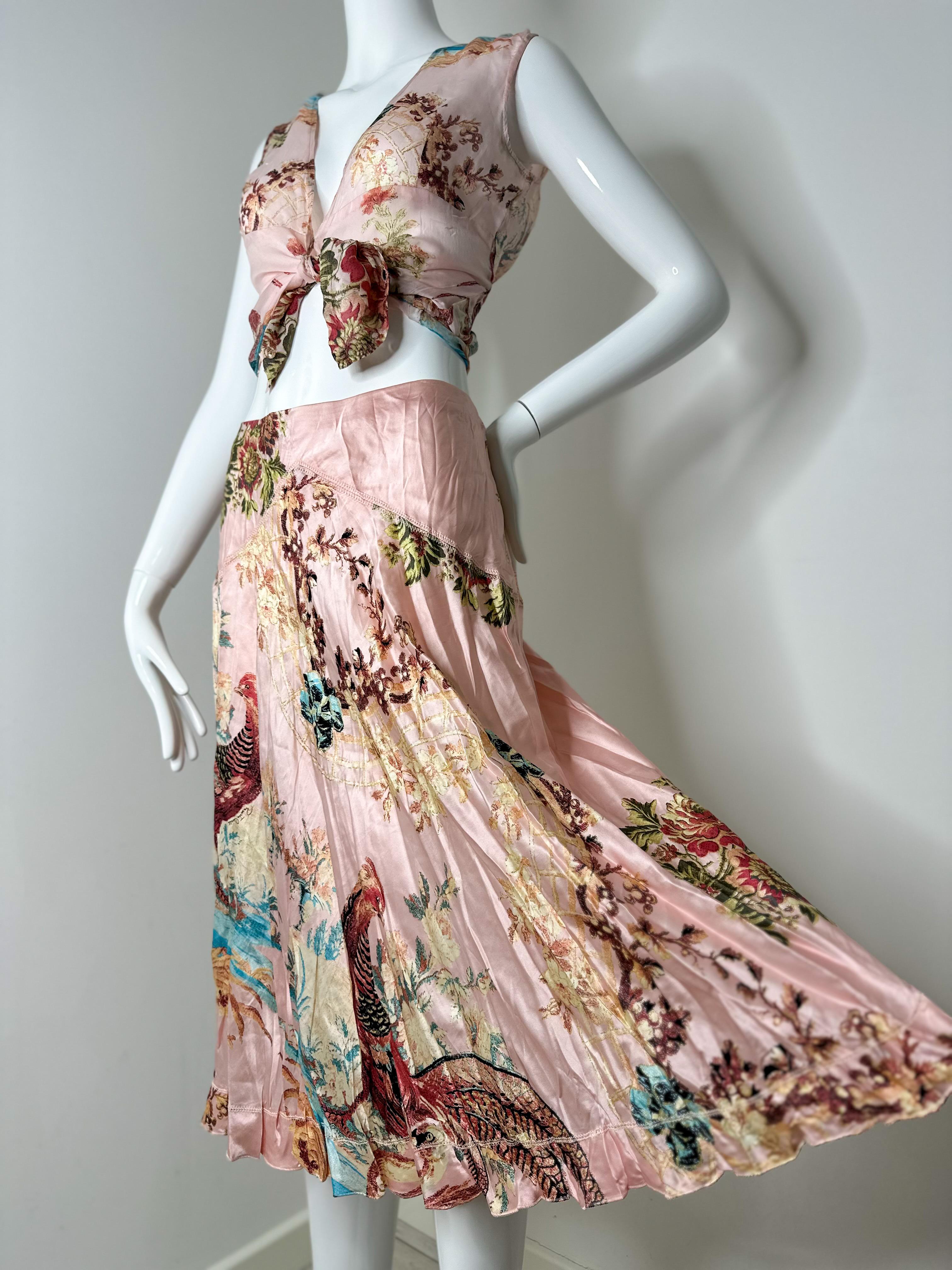 Roberto Cavalli 2003 Pheasant print pink silk skirt and top set In Good Condition For Sale In North Miami, FL