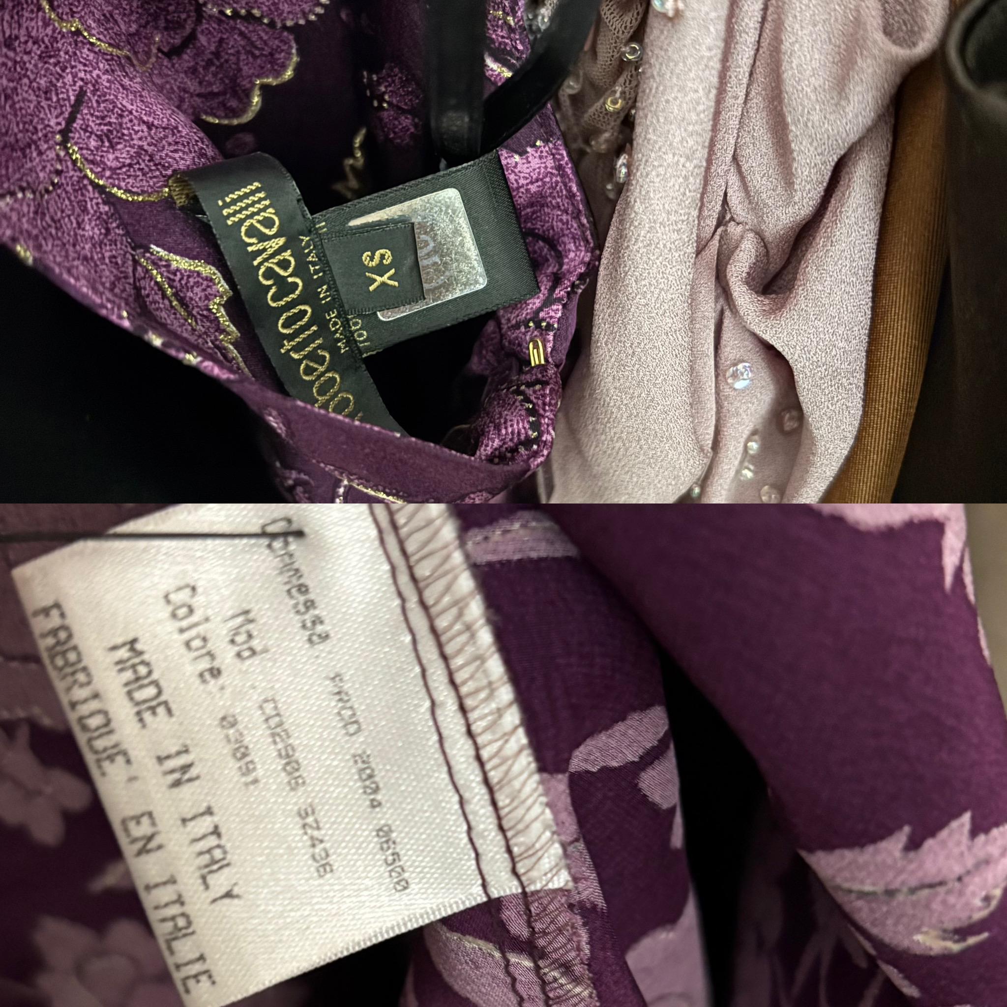 Roberto Cavalli 2004 Vestido Halter de Seda Floral Morado y Dorado Sin Espalda en venta 1