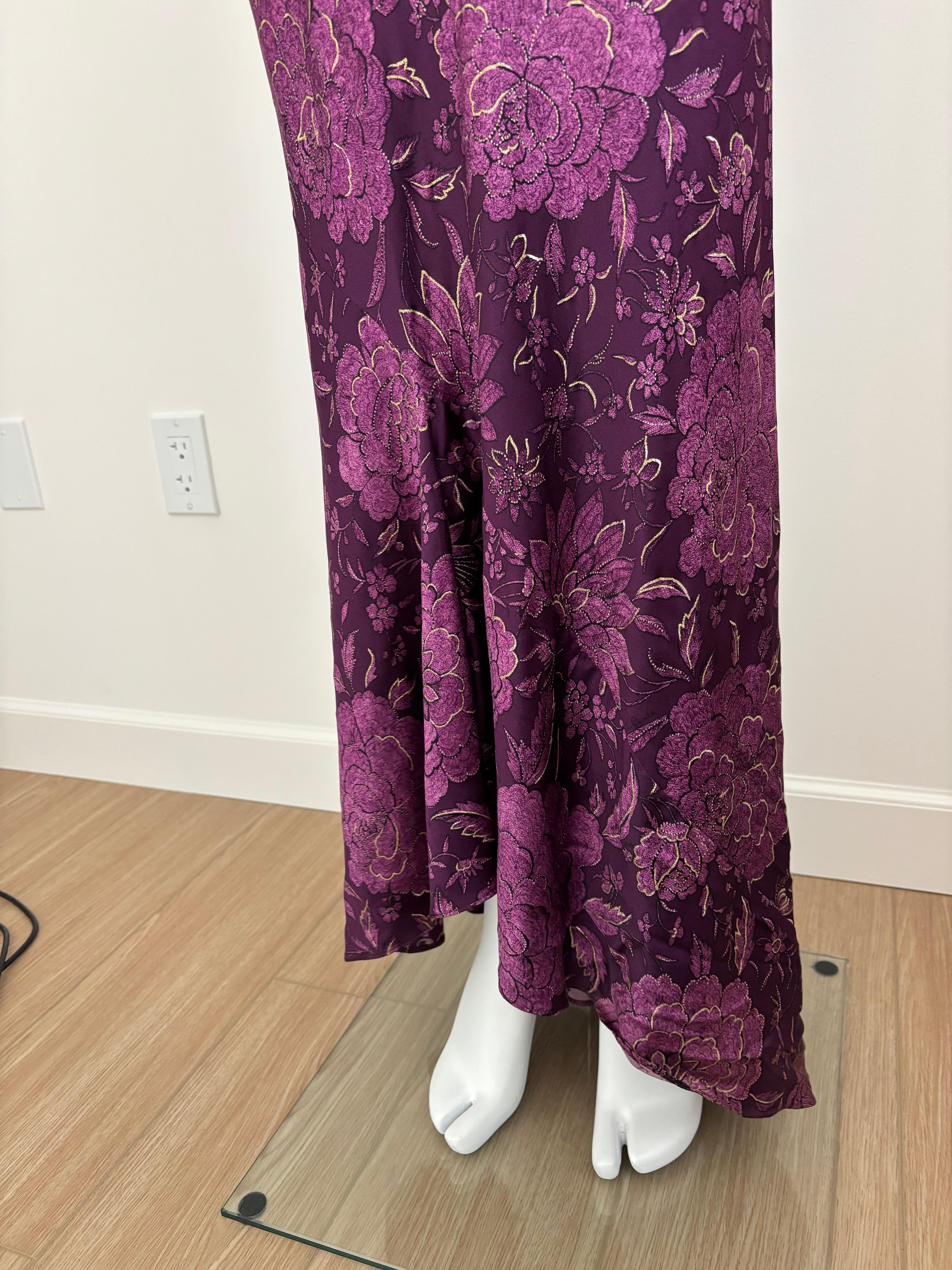 Roberto Cavalli 2004 Vestido Halter de Seda Floral Morado y Dorado Sin Espalda en venta 4