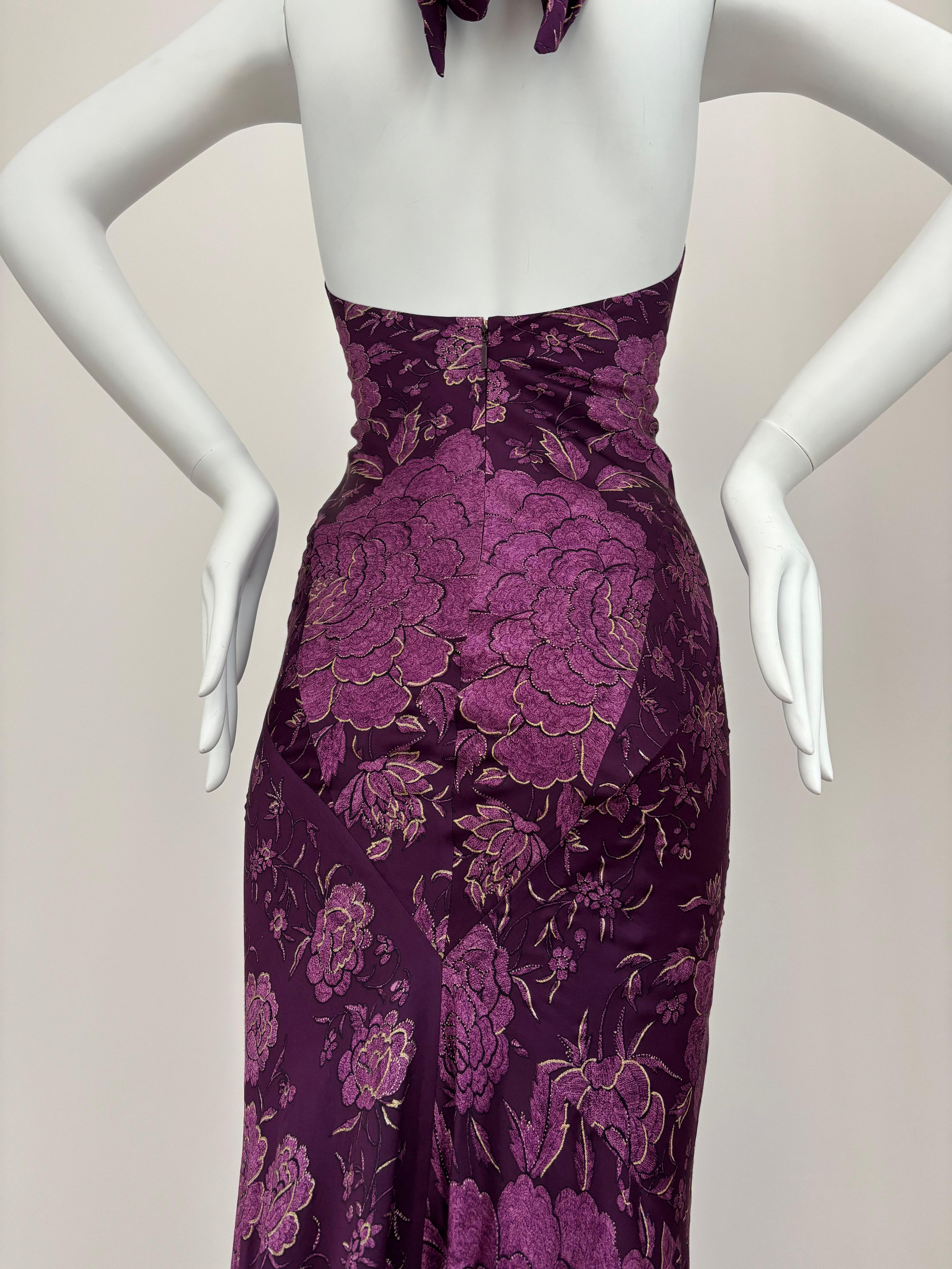 Roberto Cavalli 2004 Vestido Halter de Seda Floral Morado y Dorado Sin Espalda en venta 6