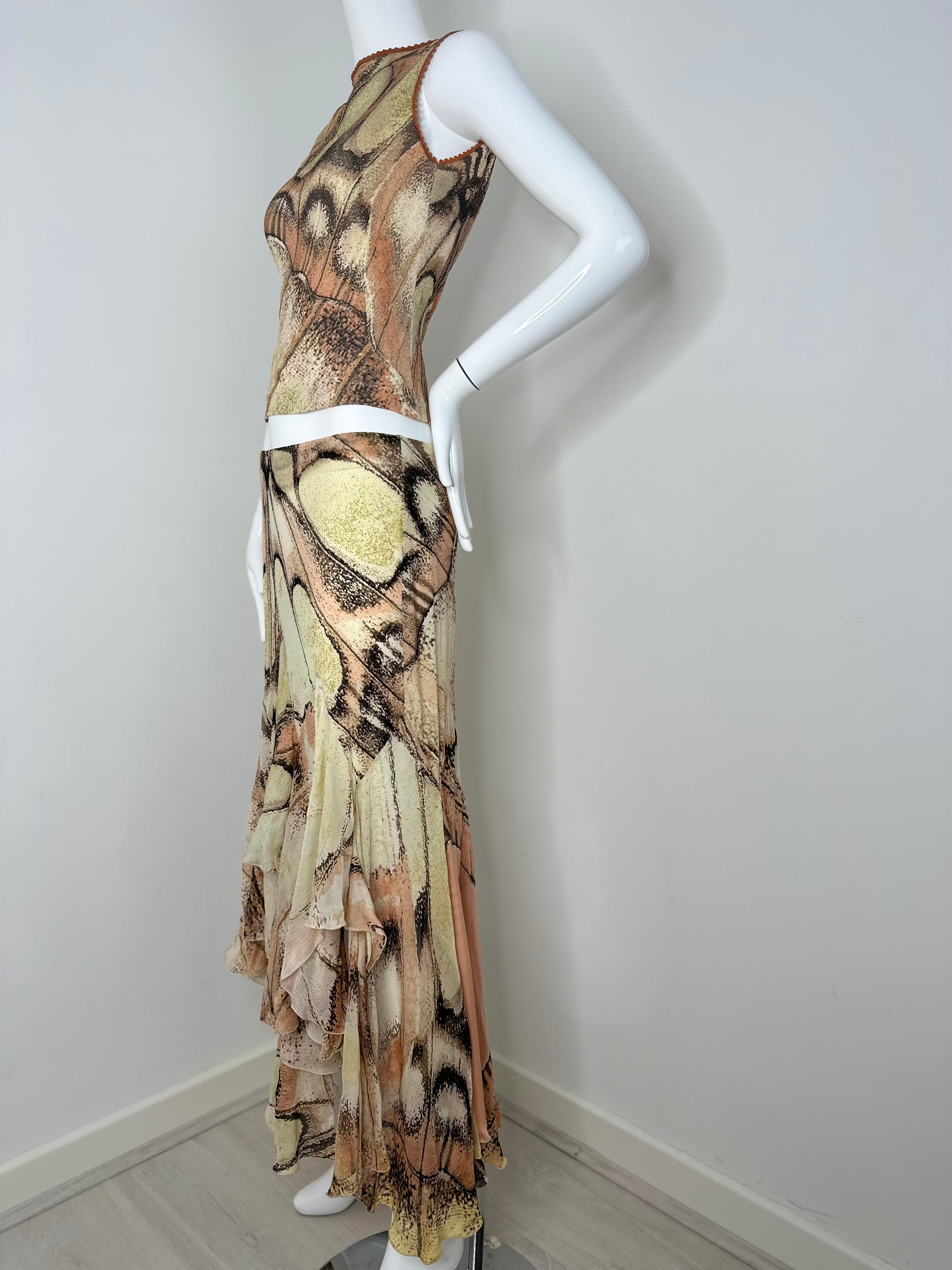 Roberto Cavalli 2004 silk ruffle skirt with a matching top 
Skirt is size M and the size tag on top is missing. Corresponds to M size though 

Skirts shortest length is 19.5 and longest36.5 inches 
Top armpit to armpit is 15 inches 

Great vintage