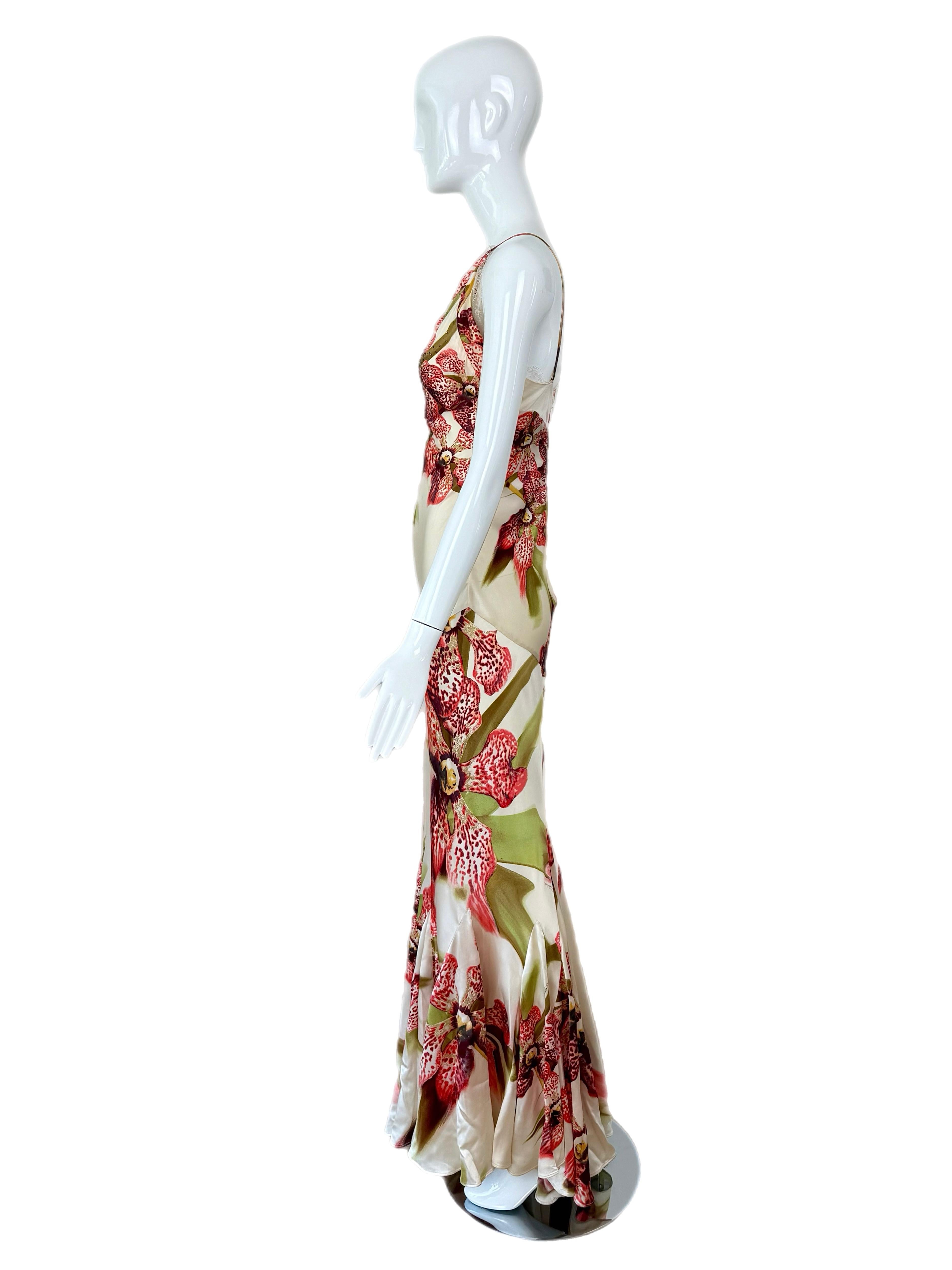 ROBERTO CAVALLI 2004 Vintage-Kleid aus Seide mit Blumenverzierung im Angebot 1