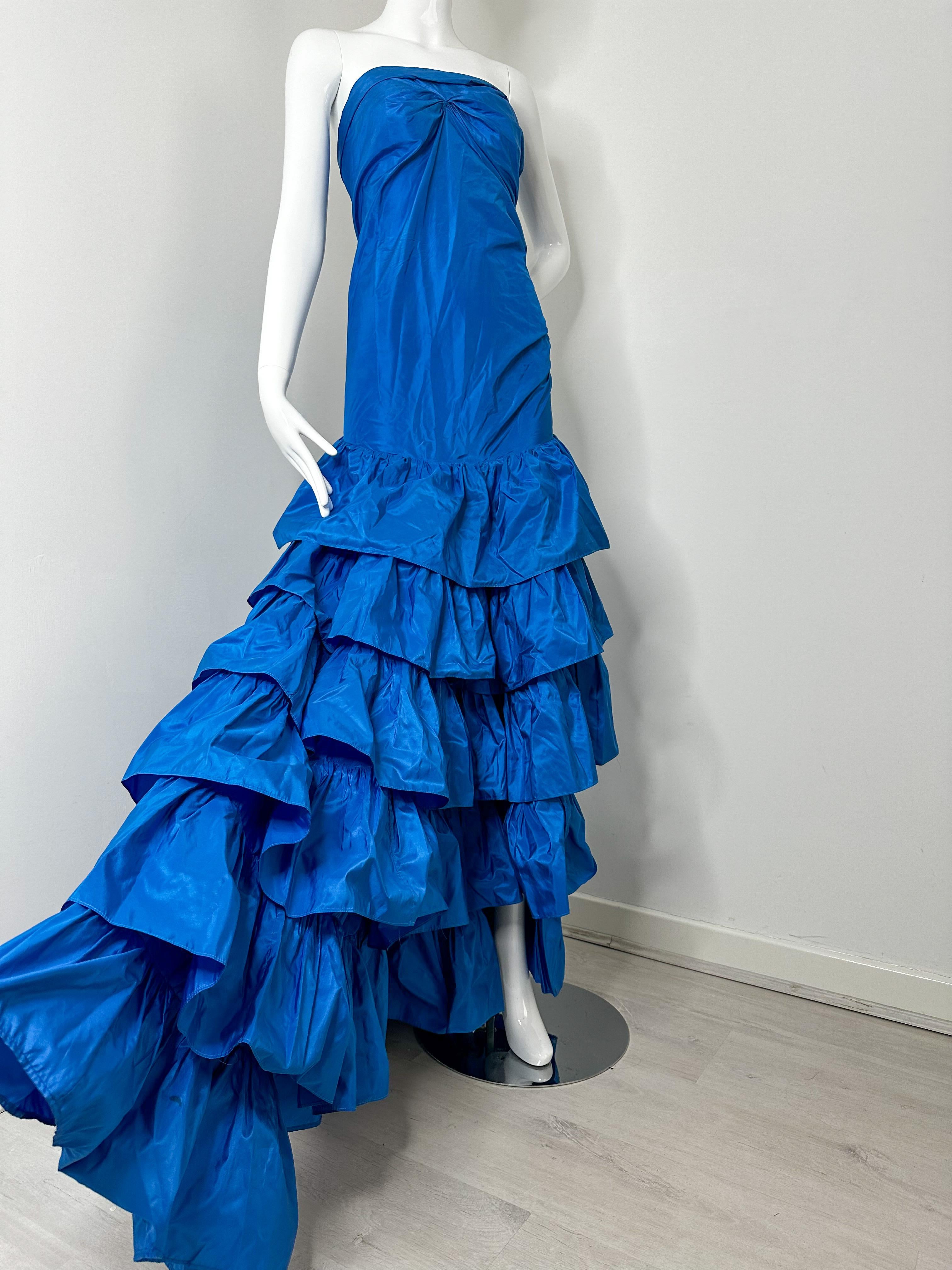 Roberto Cavalli 2005 blue ruffle maxi gown dress In Fair Condition For Sale In Annandale, VA