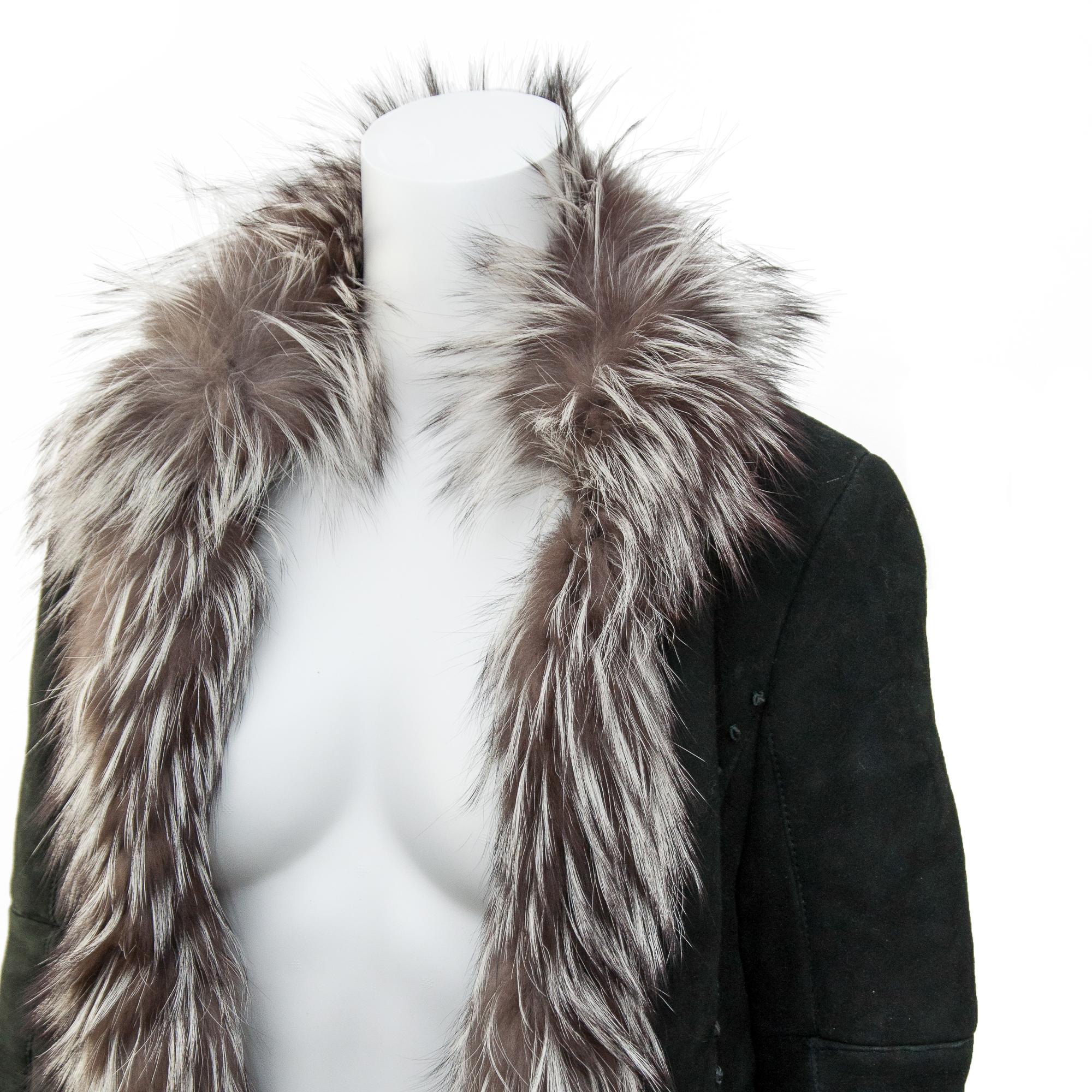 Roberto Cavalli 2006 Chaqueta de ante negro y piel de zorro plateada talla 42 en Bueno estado para la venta en London, GB