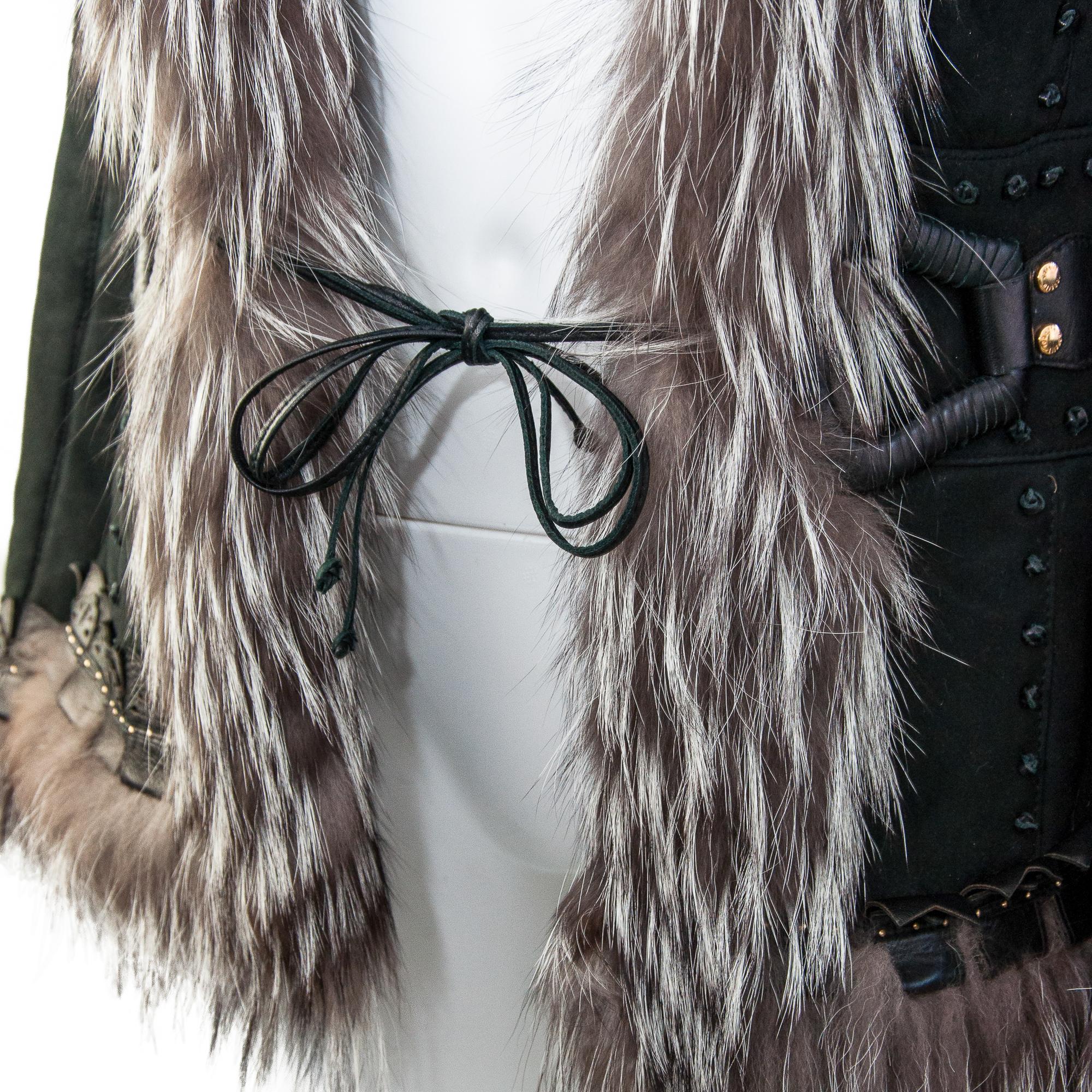Roberto Cavalli 2006 Chaqueta de ante negro y piel de zorro plateada talla 42 en venta 1