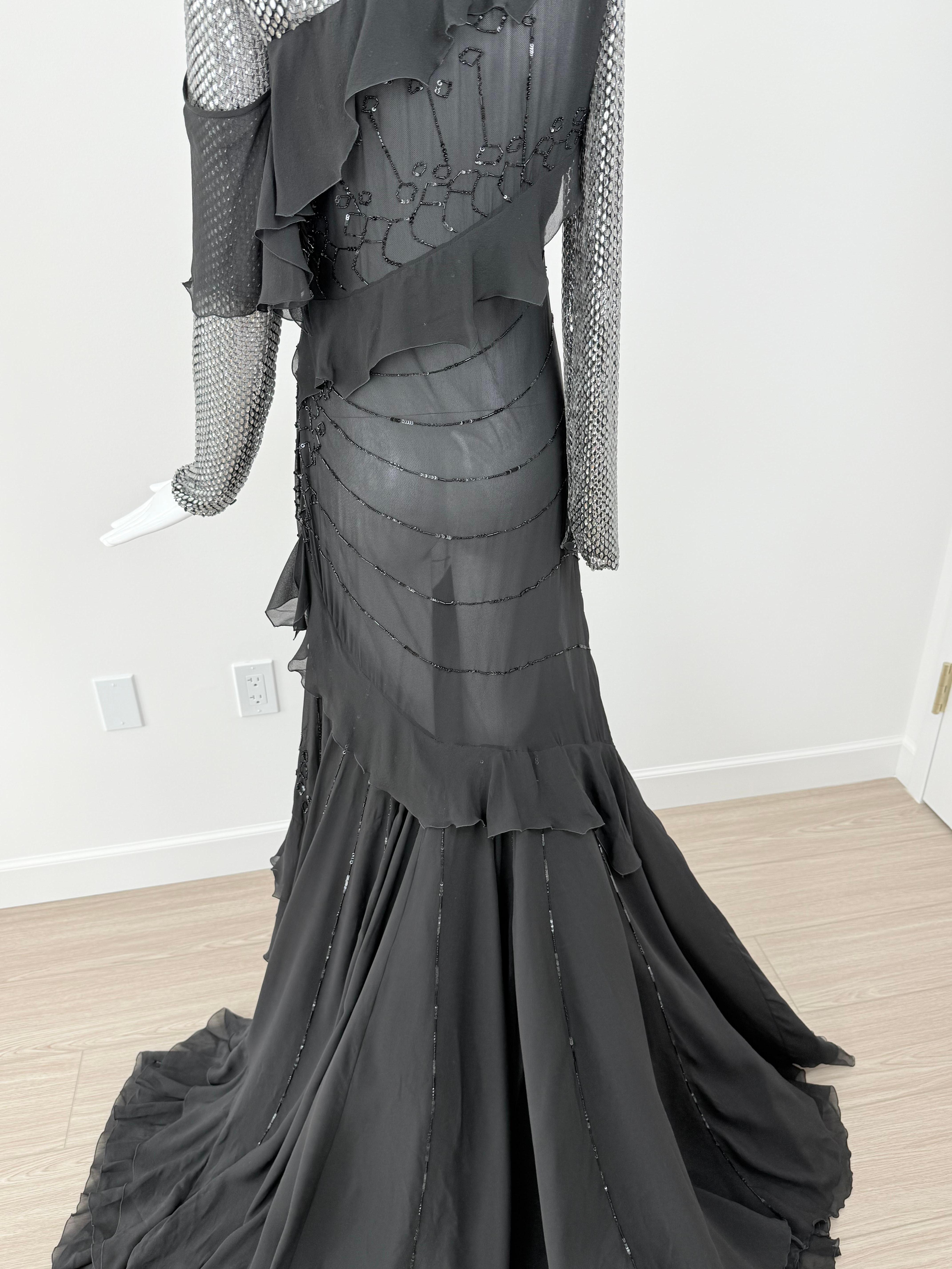 ROBERTO CAVALLI 2018 Vestido de baile de seda con pedrería negra, voluminoso y adornado con cristales en venta 6