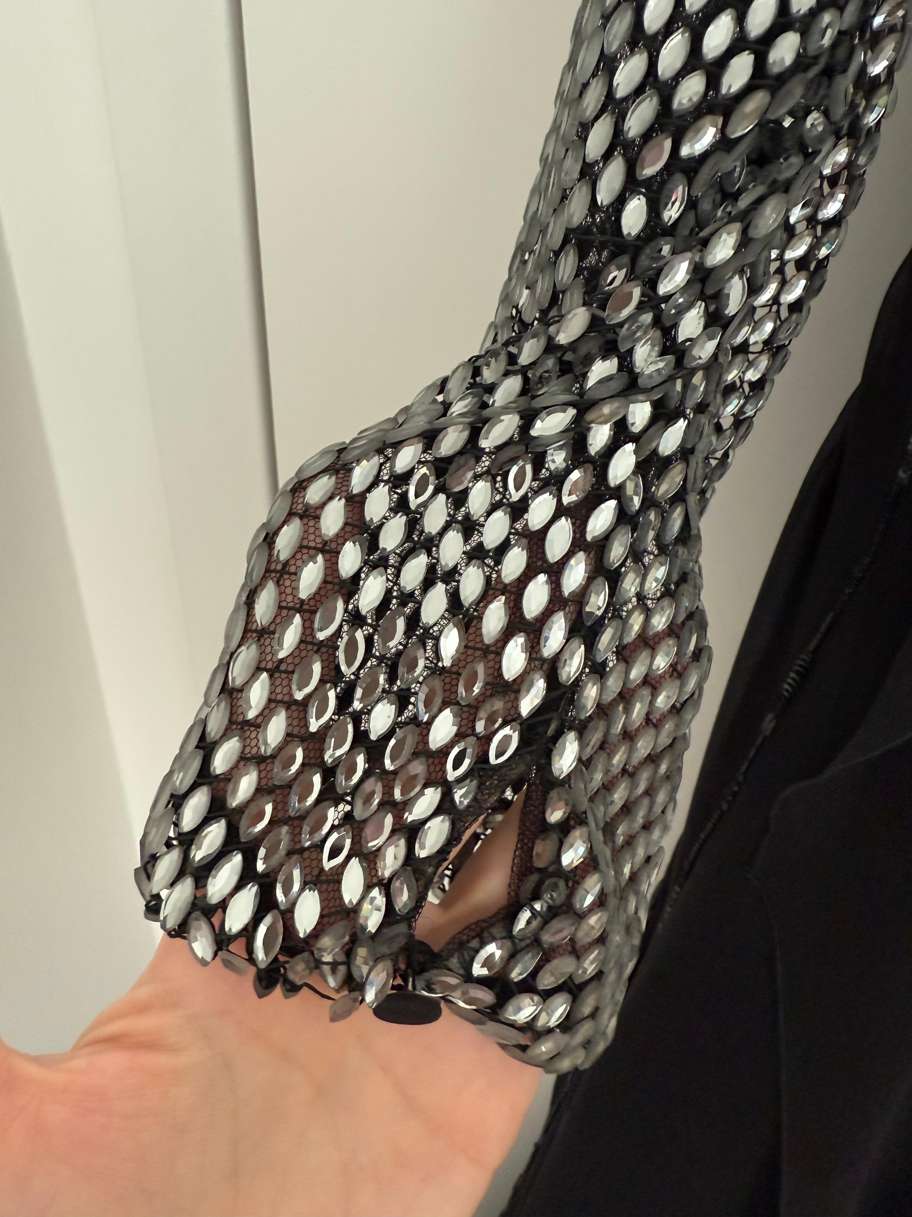 ROBERTO CAVALLI 2018 Vestido de baile de seda con pedrería negra, voluminoso y adornado con cristales en venta 1