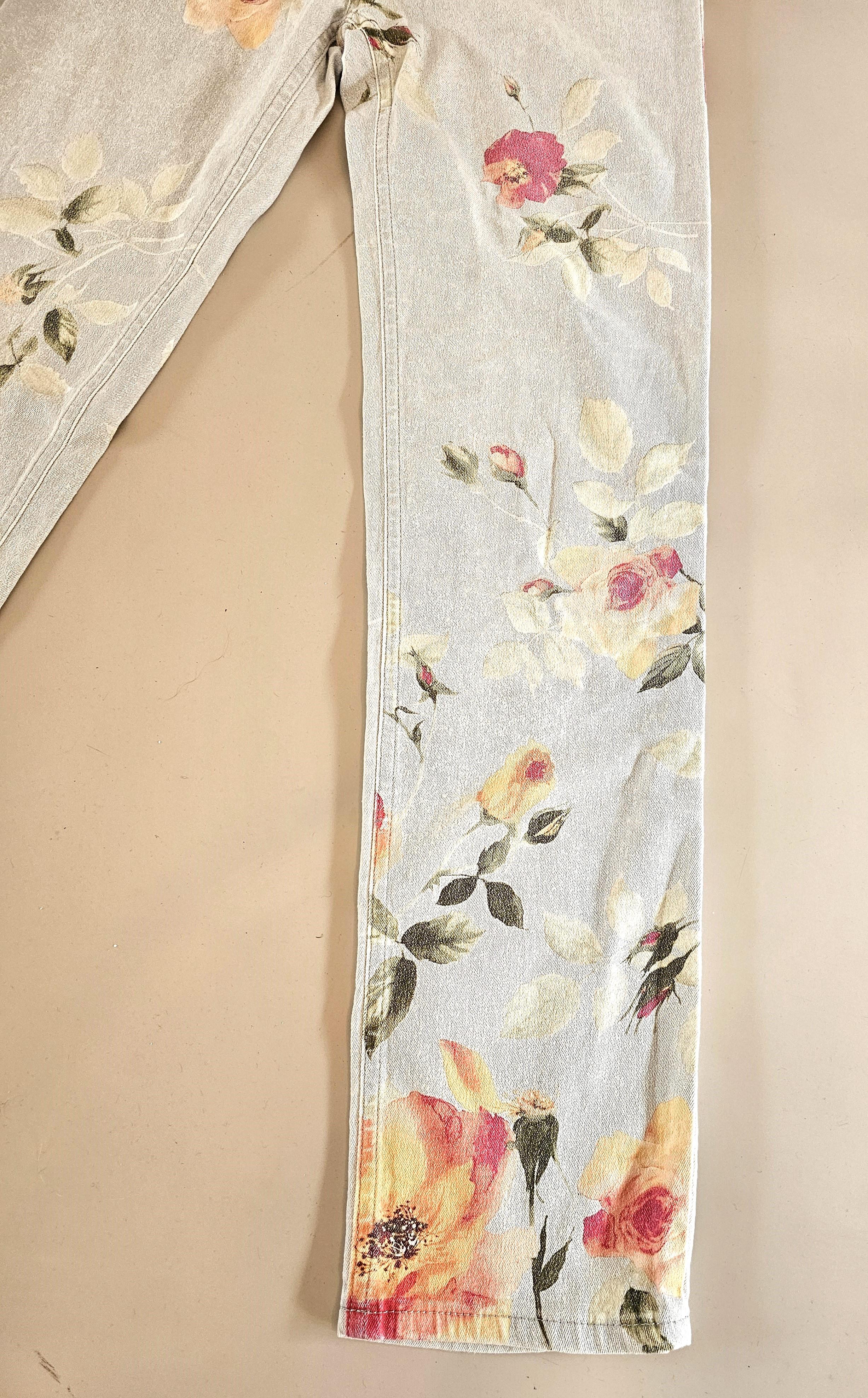 A beautiful rare Collectors item from Roberto CavalliIn the 1990s, Roberto Cavalli made a significant impact on the fashion scene with his distinctive floral jeans. These jeans are celebrated for their vibrant designs, high-quality materials, and