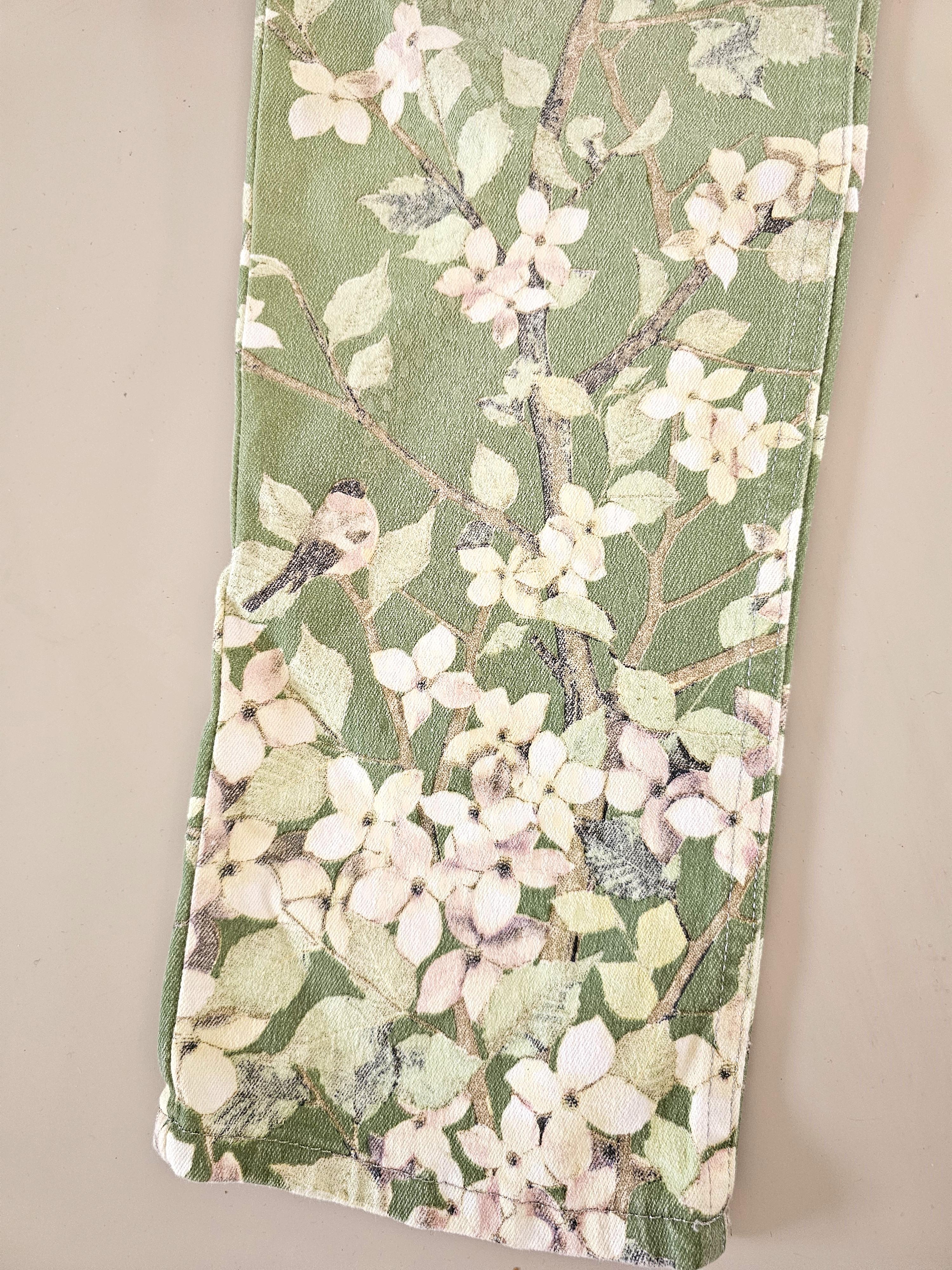 Roberto Cavalli 90s Pale Green Blossom Birds Jeans Vintage In Excellent Condition For Sale In 'S-HERTOGENBOSCH, NL