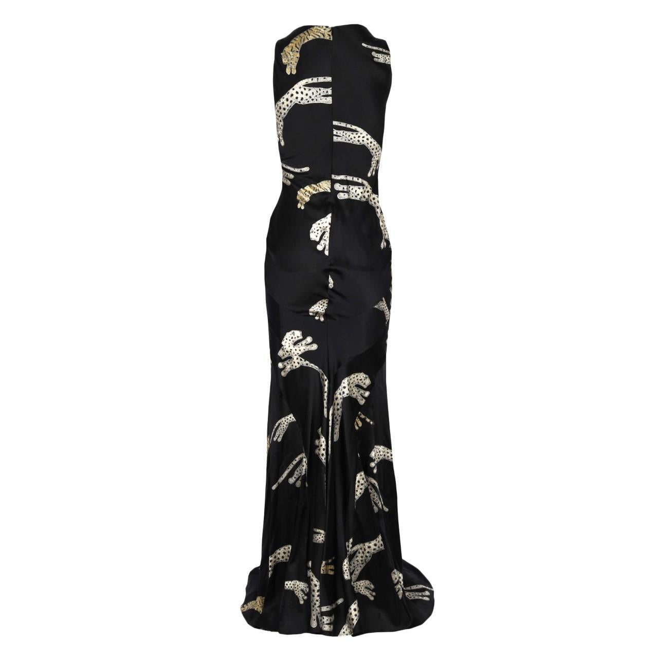 The Roberto Cavalli leopard and tiger silk maxi dress is fully lined and celebrates the feminine silhouette with its embracing fit. Made with 100% silk, the maxi dress ensures unrivaled comfort and lightness, and with the bold V-neck, the stunning