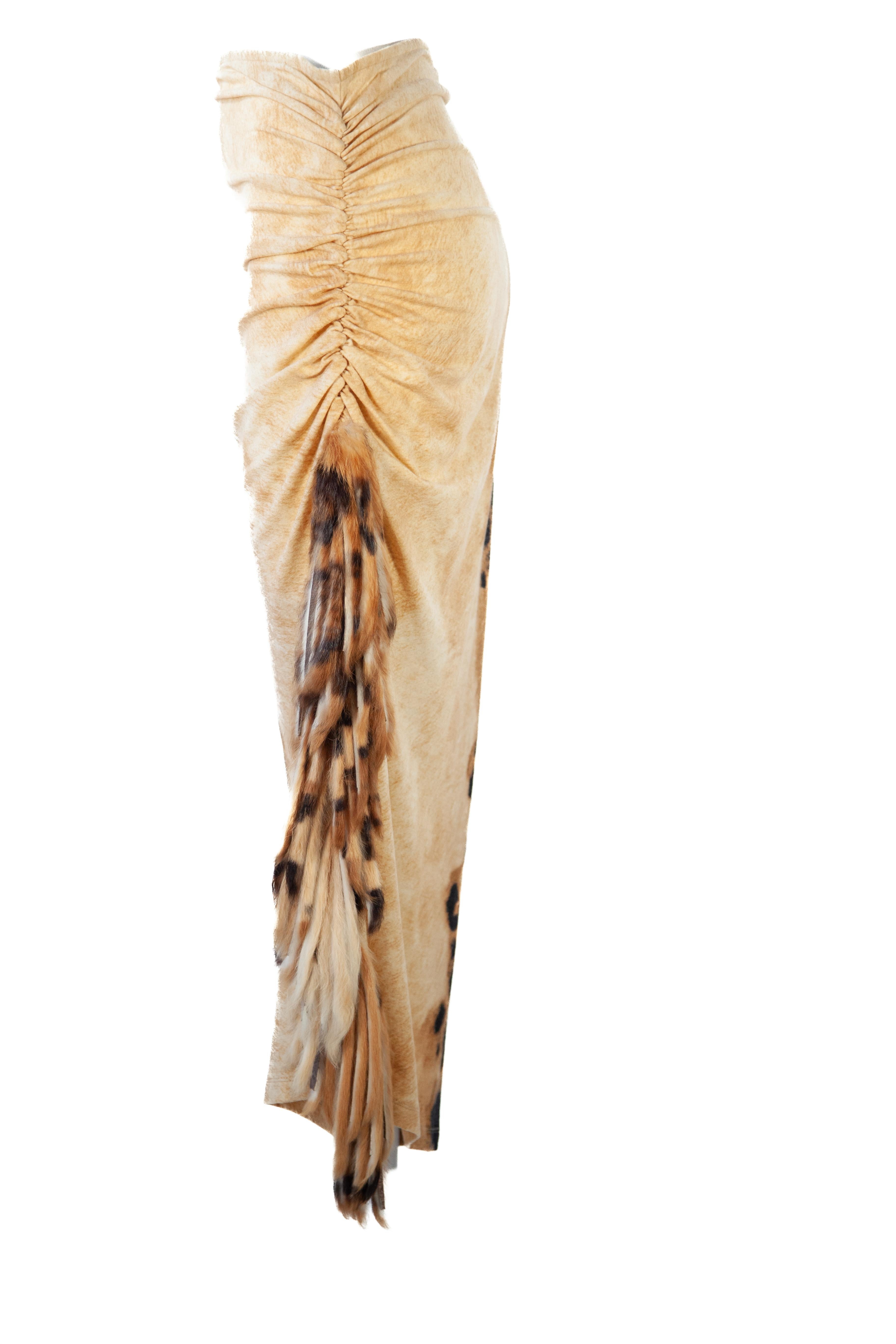 Long skirt, rouching and side fox fur

Waist 27