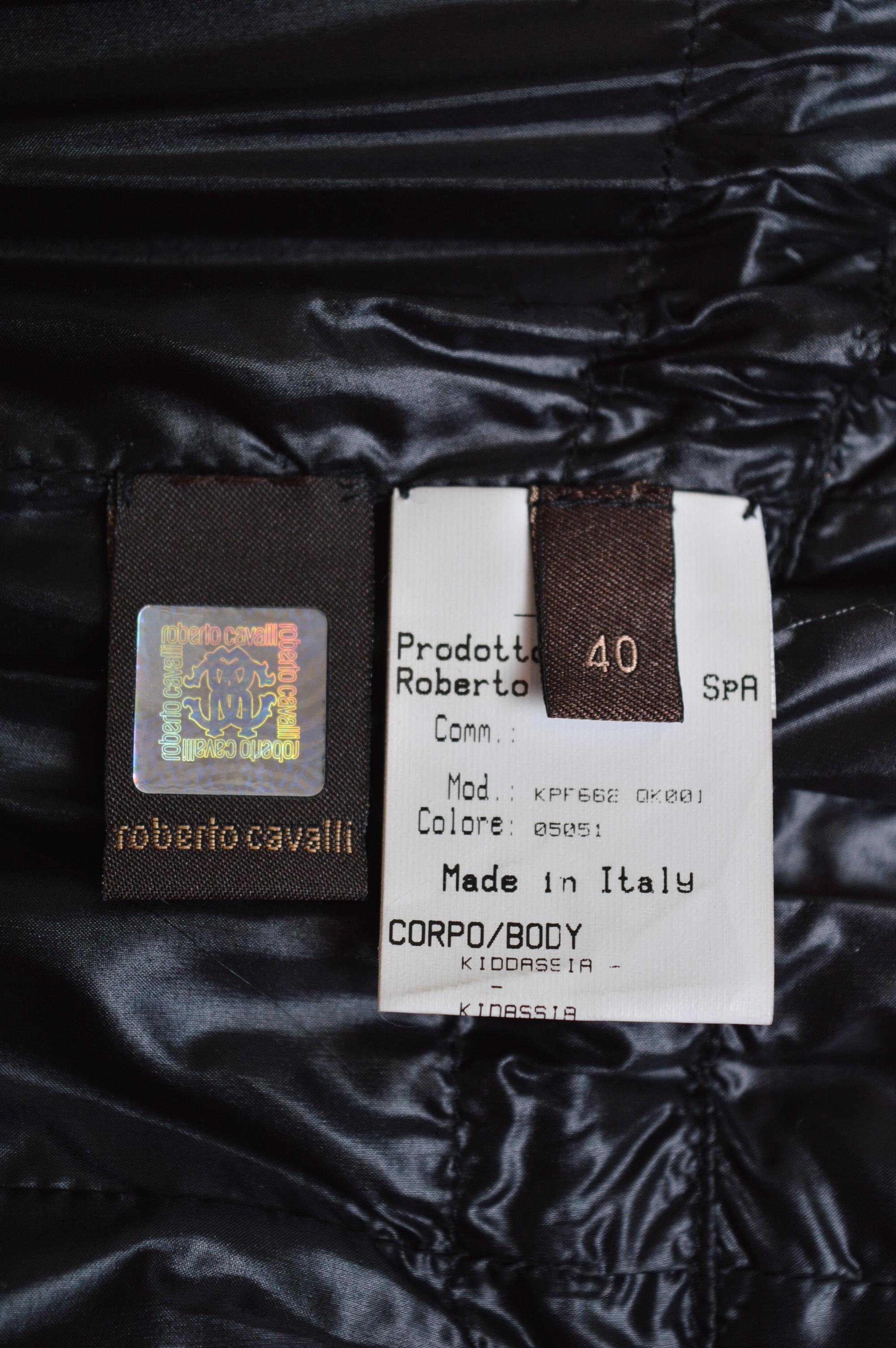 Roberto Cavalli Archival Chaleco de esquí de piel de cabra Kidassia negro y botas de nieve a juego en venta 8