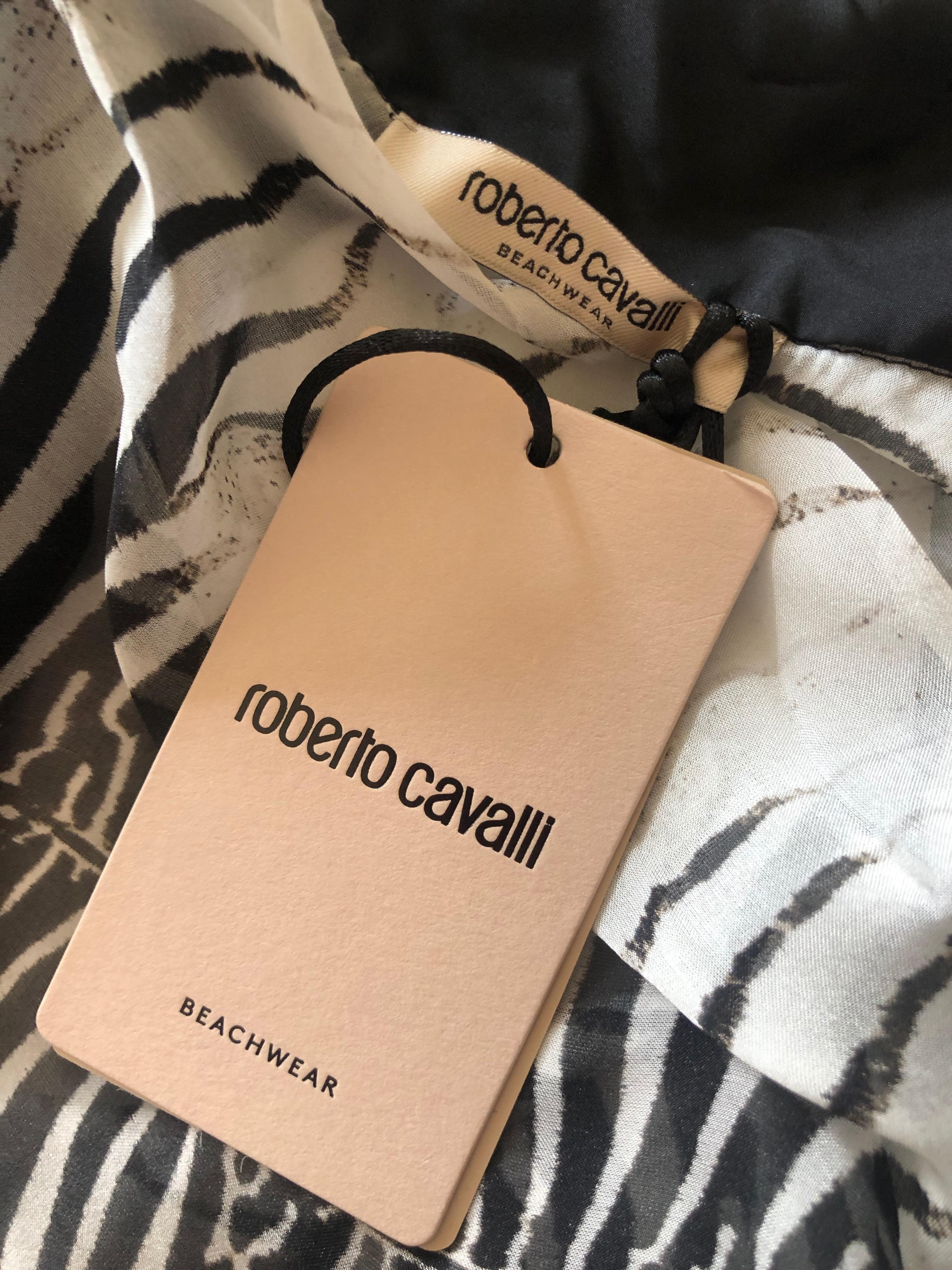 Roberto Cavalli Beachwear Silk Zebra Pattern Caftan New with Tags
This is so pretty
Size L
 Bust 40