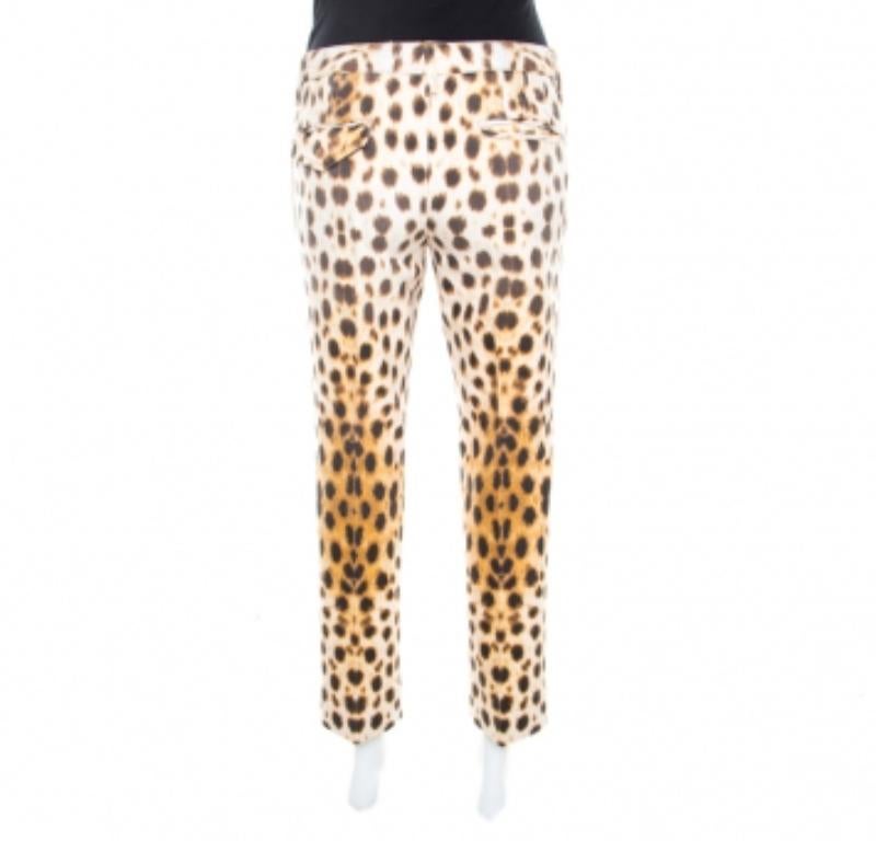 Roberto Cavalli Beige Leopard Print Cotton Tapered Ankle Grazer Pants M In condizioni buone in vendita a Dubai, Al Qouz 2