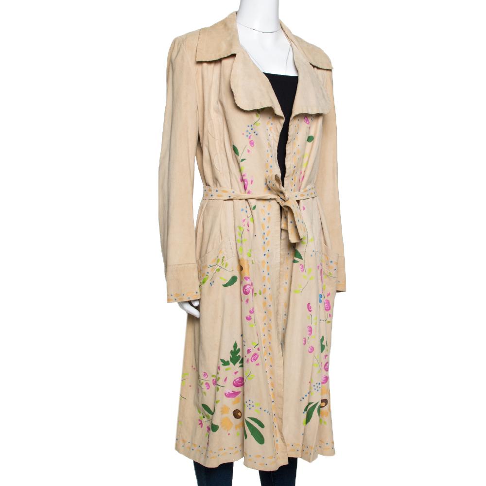 This stylish coat hails from the iconic house of Roberto Cavalli. Crafted from pure suede, this luxurious creation will make sure you are the talk of the town. It has a versatile beige hue and lovely floral with a painted effect all over. This