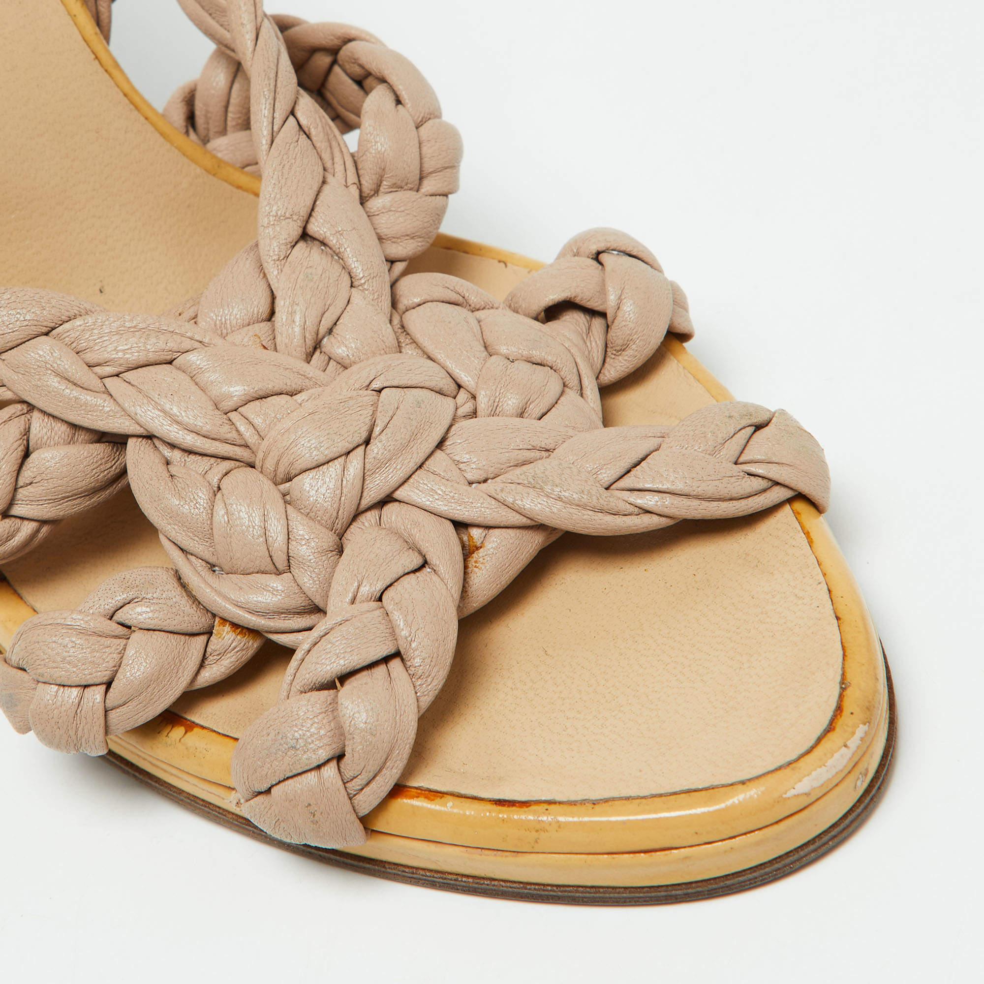 Roberto Cavalli Sandali in pelle intrecciata beige taglia 36 in vendita 2