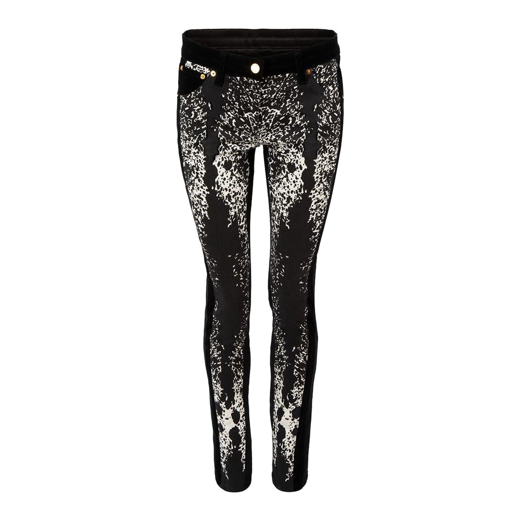 Roberto Cavalli Pantalon en velours côtelé noir imprimé vache Taille M en vente