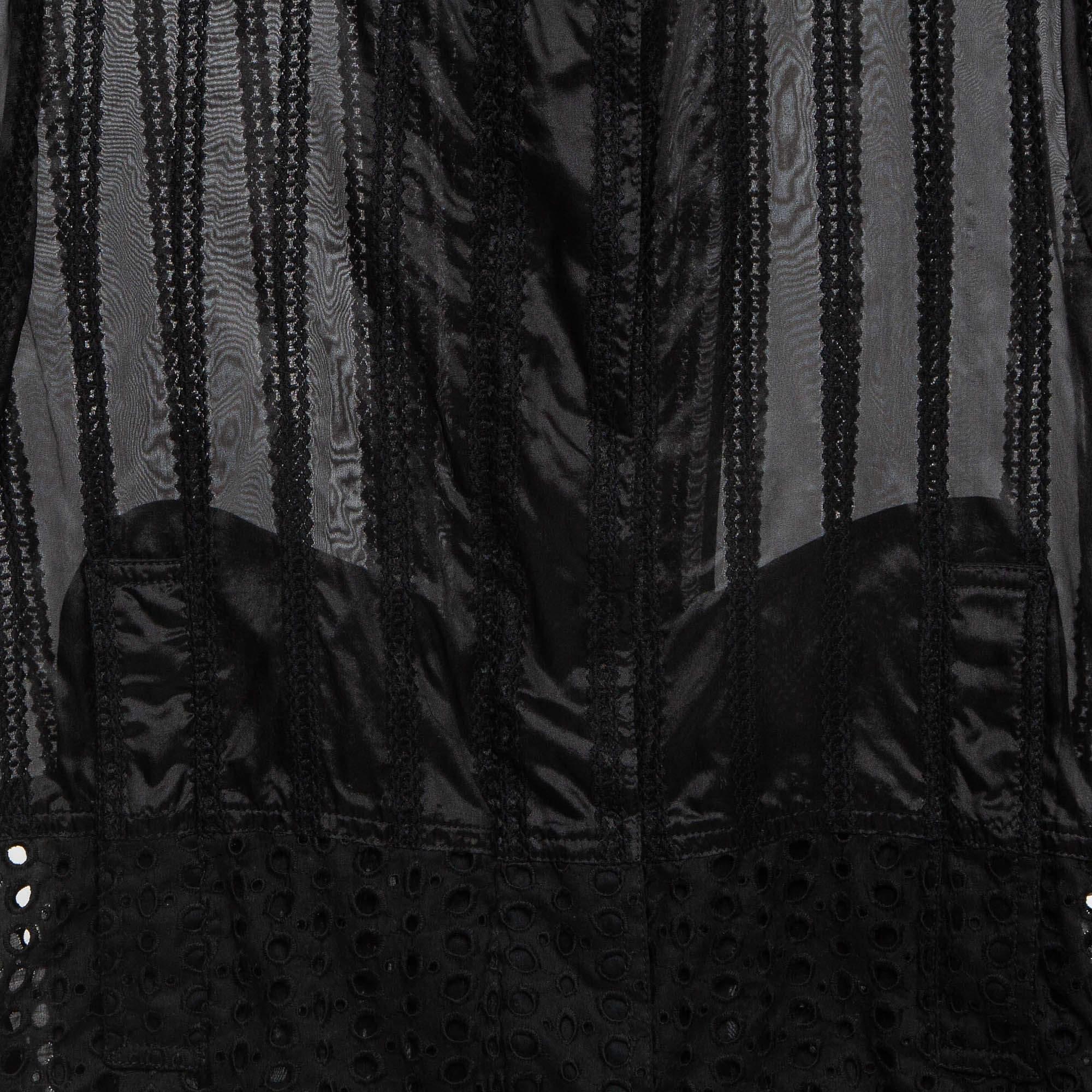 Roberto Cavalli Black Cotton Broderie Anglaise and Silk Jacket M In Excellent Condition For Sale In Dubai, Al Qouz 2