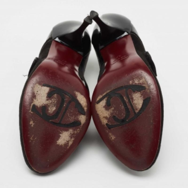Bottines en cuir et daim gaufré noir Roberto Cavalli Taille 37 en vente 1