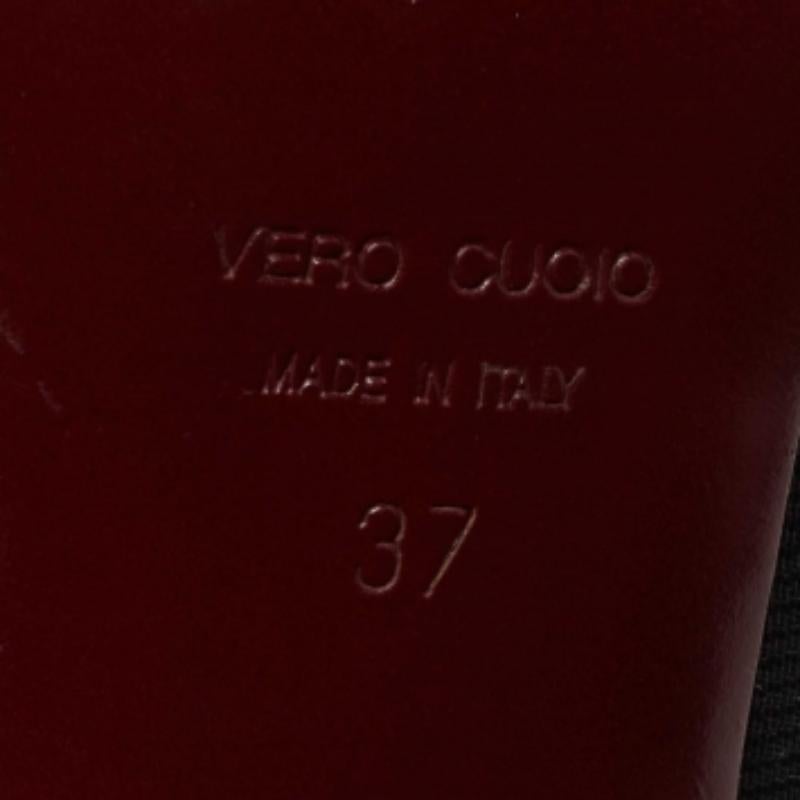 Bottines en cuir et daim gaufré noir Roberto Cavalli Taille 37 en vente 3