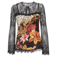 Roberto Cavalli Schwarze Bluse mit Blumendruck und Spitzenbesatz aus gehäkeltem Satin L