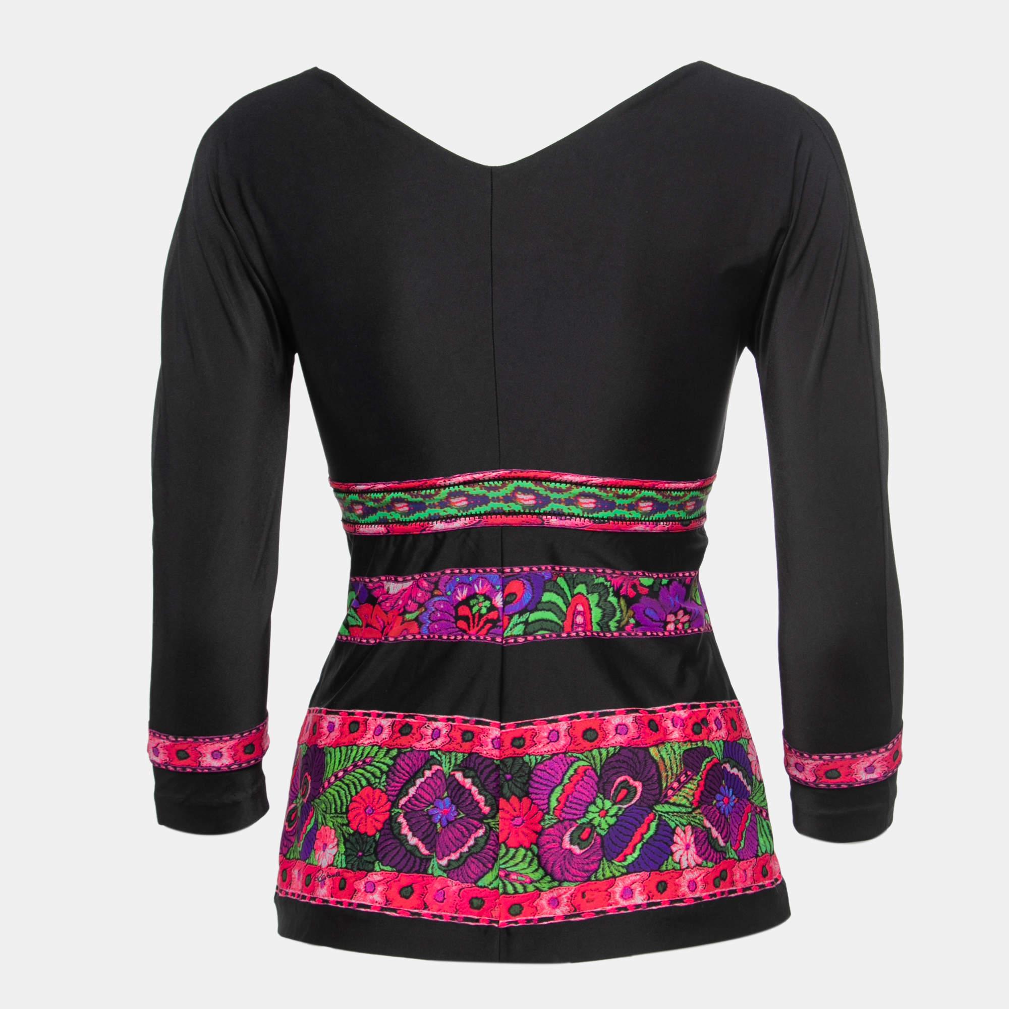 Find great style and comfort while wearing this designer top. Tailored using the best fabric the creation has been given immense detail. Style it with a skirt and heels.