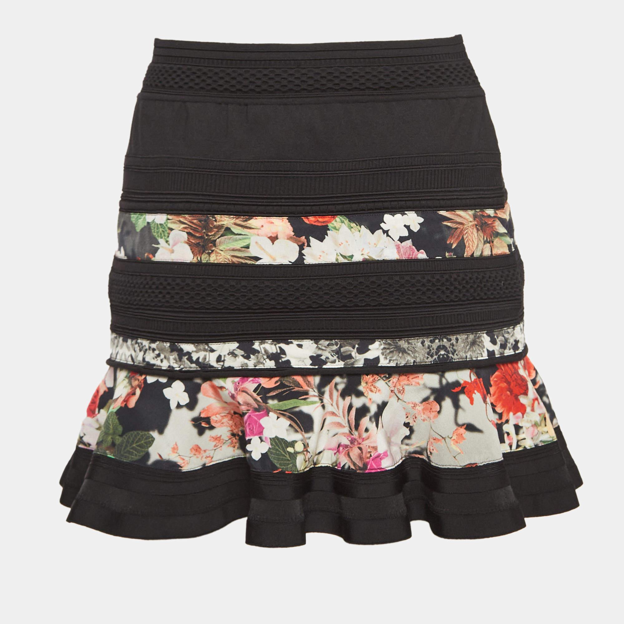 This elegant skirt is worth adding to your closet Crafted from fine materials it is exquisitely designed into a flattering shape.