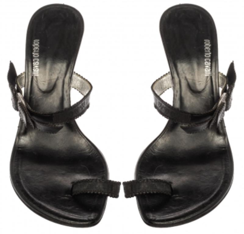 Women's Roberto Cavalli Black Leather Toe Ring Sandals Size 37 For Sale