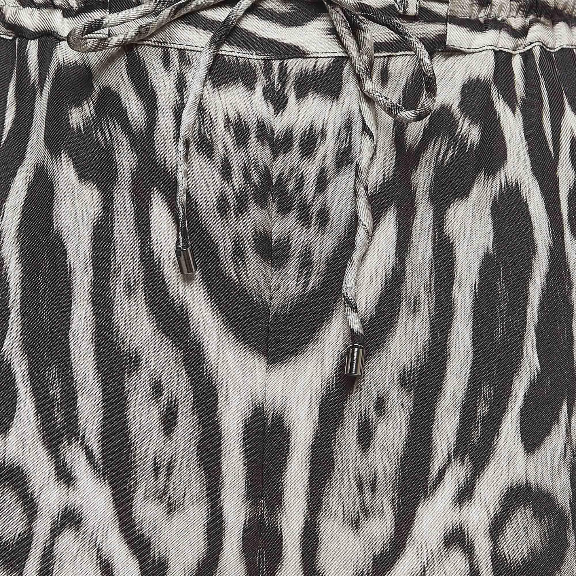 Noir Roberto Cavalli Black Leopard Print Silk Drawstring Waist Trousers M en vente