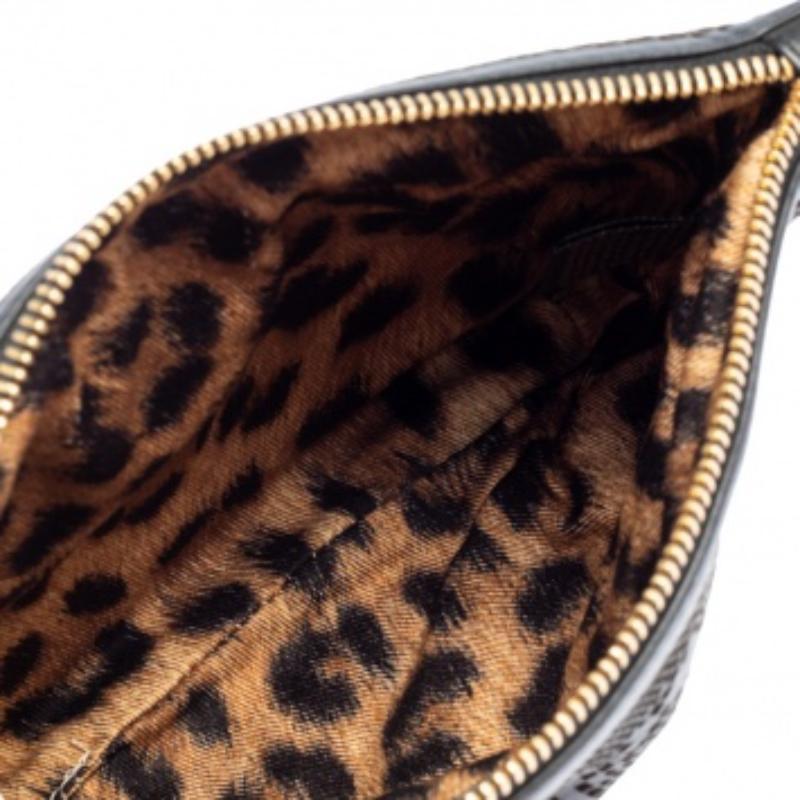 Roberto Cavalli Black Perforated Leather Pouch In Fair Condition For Sale In Dubai, Al Qouz 2