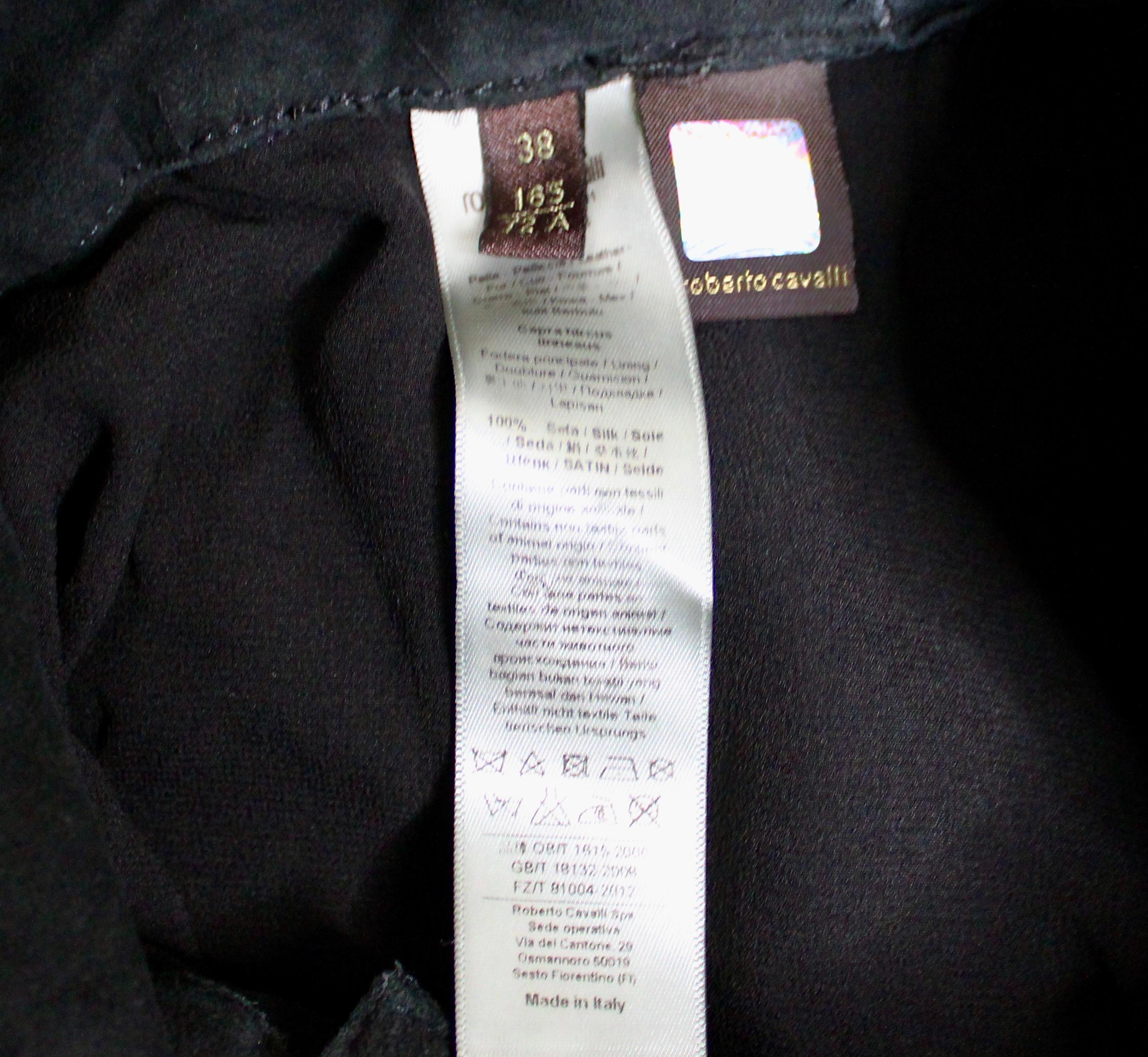 Roberto Cavalli - Minijupe asymétrique ceinturée en daim noir circa Y2K en vente 3